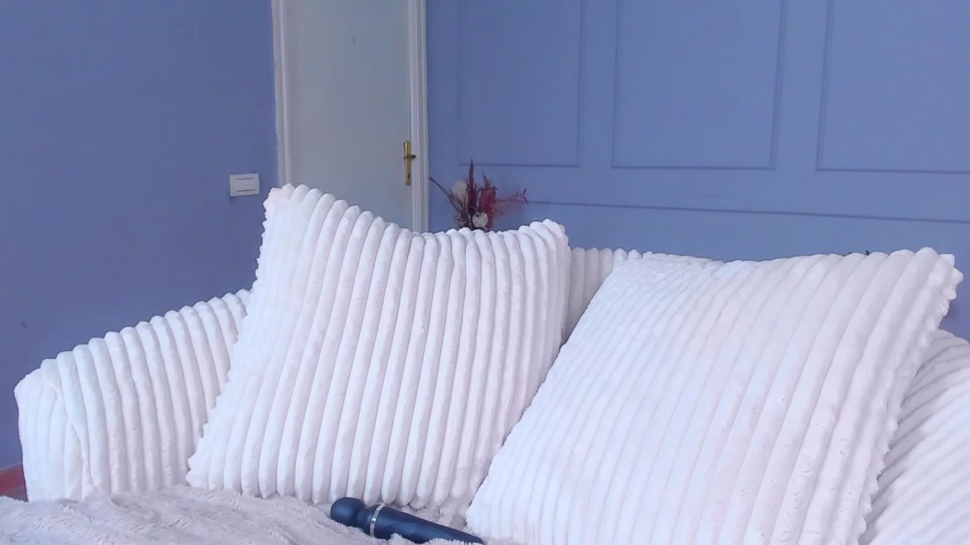 Gallery image thumbnail from AwwwElla's myfreecams stream on, 11/14/2025, 09:29 image 15 of 20