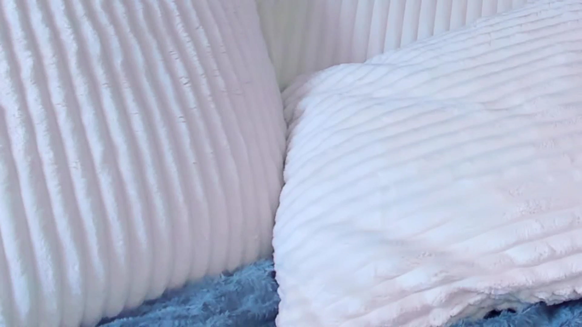 Gallery image thumbnail from AwwwElla's myfreecams stream on, 11/20/2025, 09:51 image 9 of 20