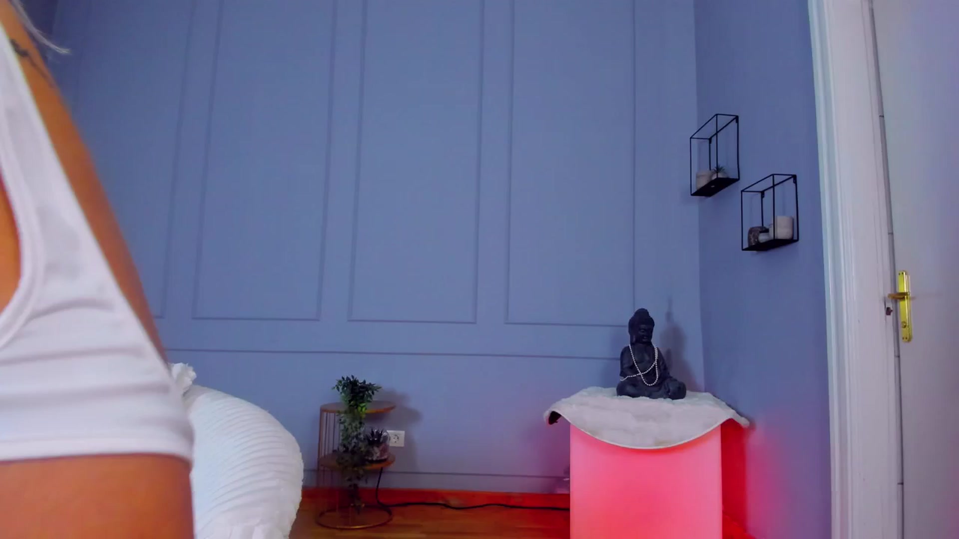 Gallery image thumbnail from AwwwElla's myfreecams stream on, 11/22/2025, 11:17 image 15 of 20