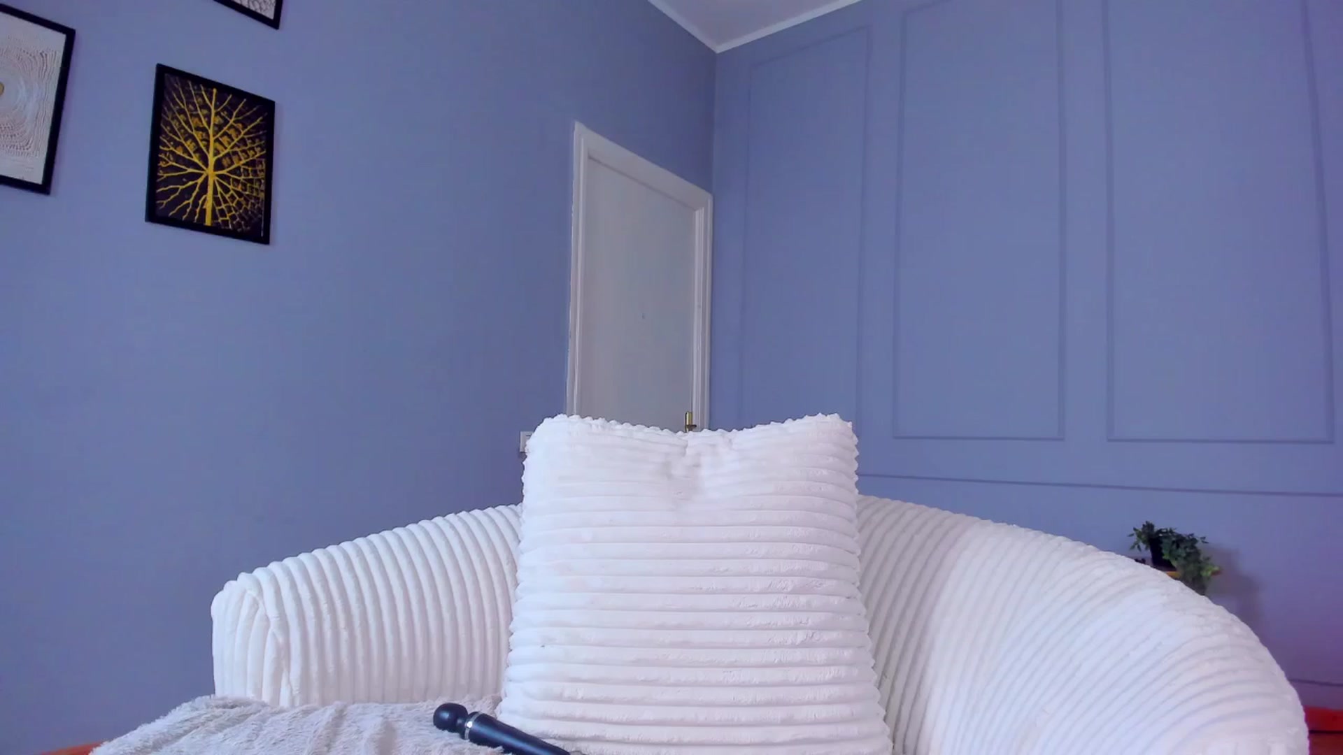 Gallery image thumbnail from AwwwElla's myfreecams stream on, 11/25/2025, 10:34 image 4 of 20