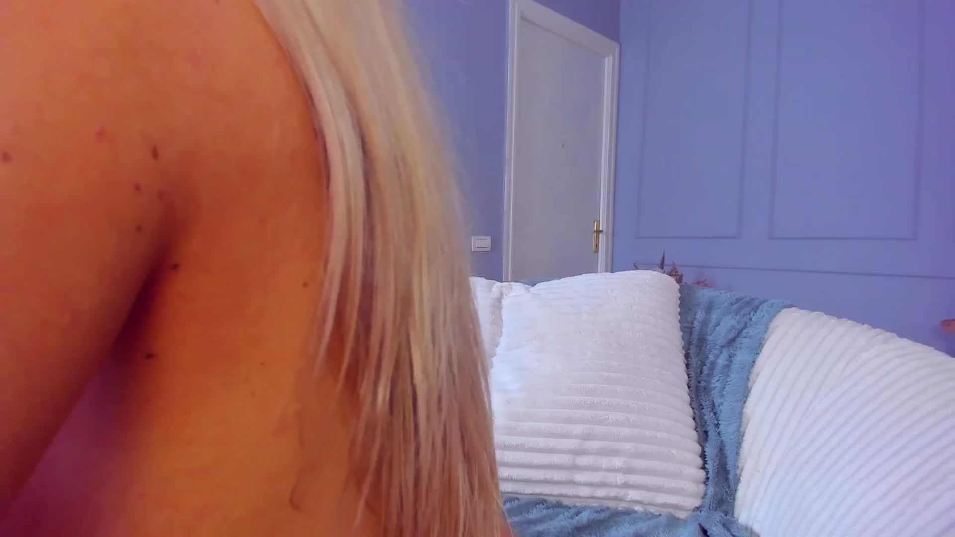 Gallery image thumbnail from AwwwElla's myfreecams stream on, 01/21/2026, 08:04 image 8 of 20