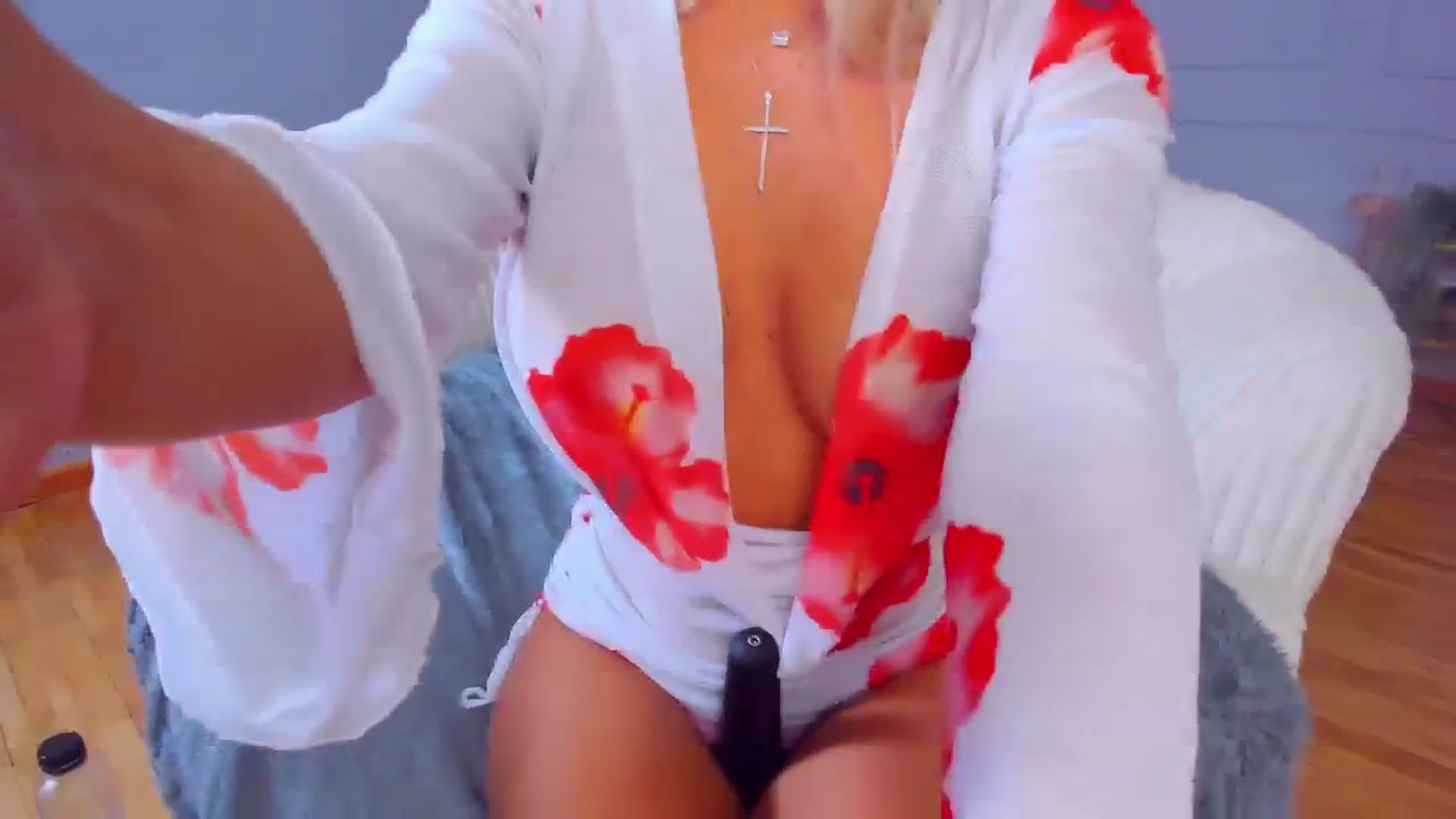 Gallery image thumbnail from AwwwElla's myfreecams stream on, 01/22/2026, 11:53 image 18 of 20