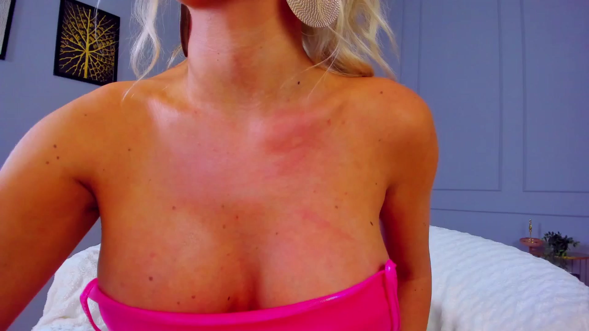 Gallery image thumbnail from AwwwElla's myfreecams stream on, 02/20/2026, 10:20 image 4 of 20