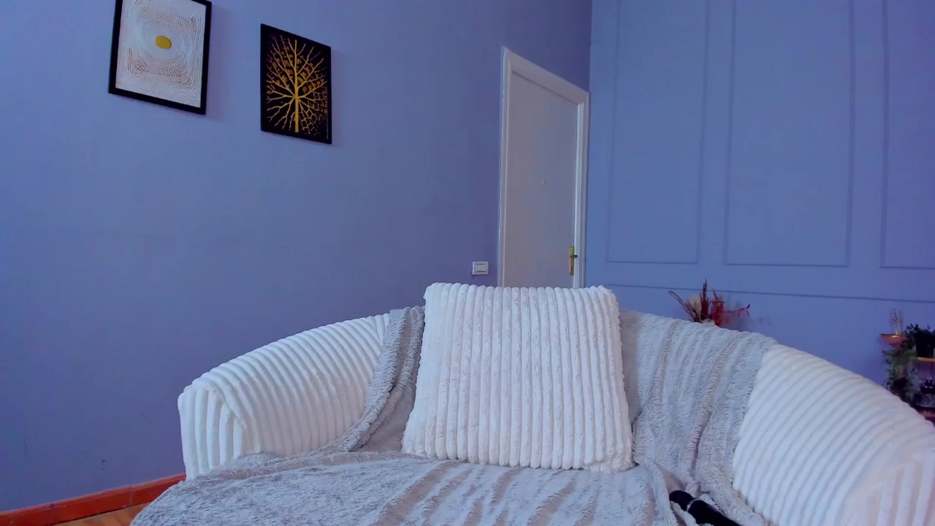 Gallery image thumbnail from AwwwElla's myfreecams stream on, 04/20/2026, 05:34 image 19 of 20