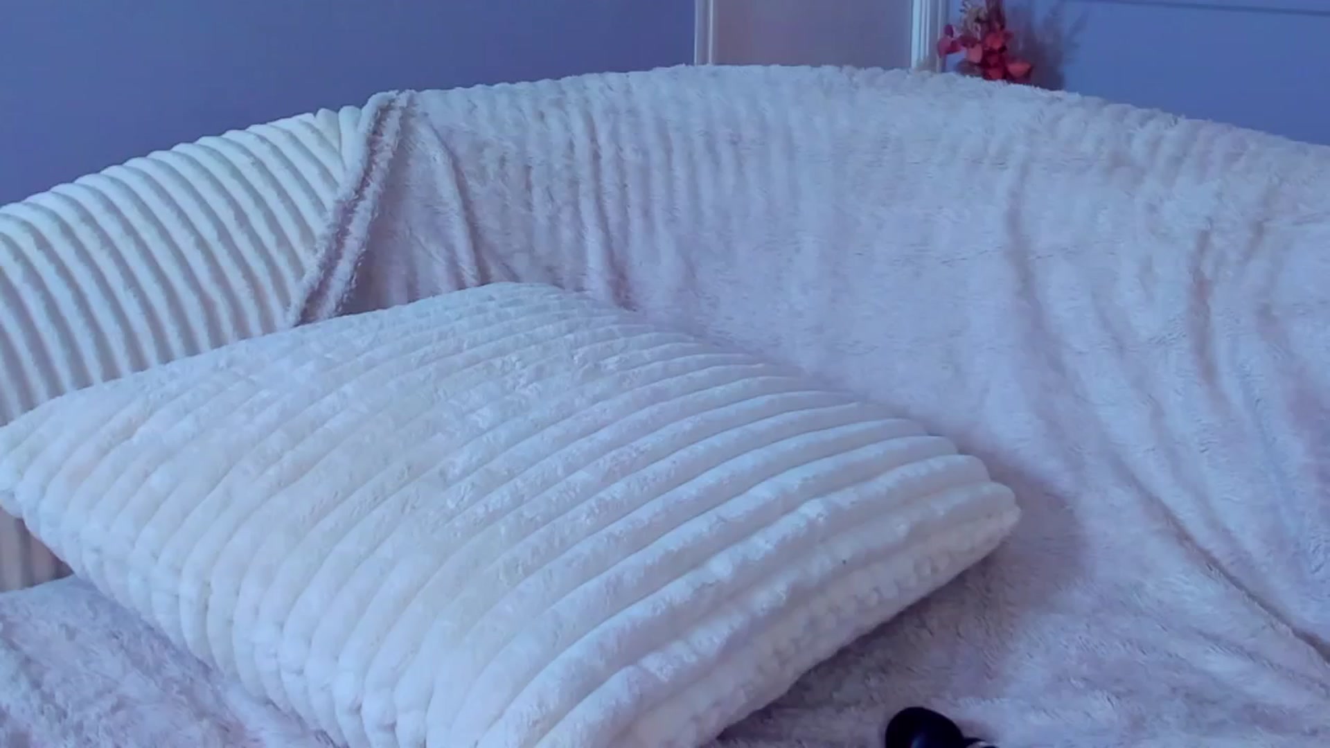 Gallery image thumbnail from AwwwElla's myfreecams stream on, 04/28/2026, 06:19 image 8 of 20