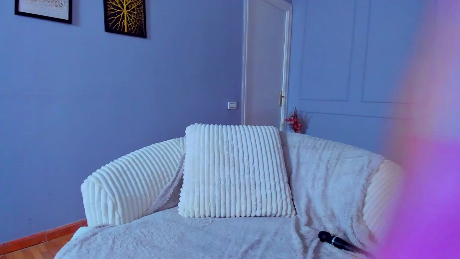 Gallery image thumbnail from AwwwElla's myfreecams stream on, 04/28/2026, 06:46 image 3 of 20