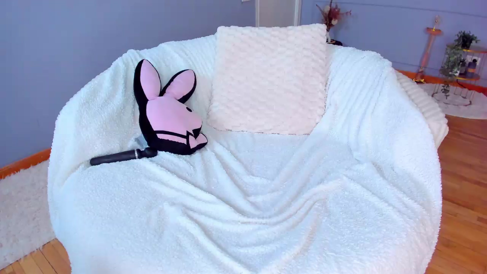 Gallery image thumbnail from AwwwElla's myfreecams stream on, 05/09/2026, 08:28 image 10 of 20