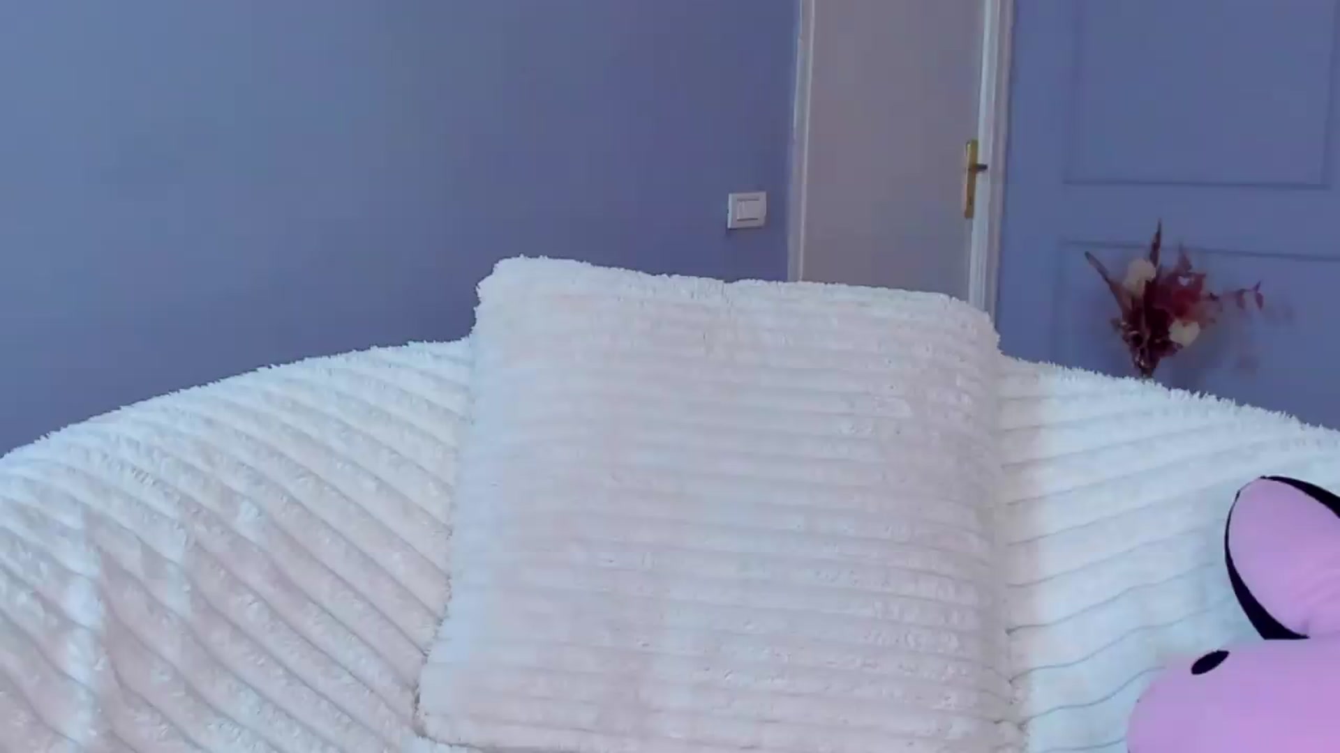 Gallery image thumbnail from AwwwElla's myfreecams stream on, 05/17/2026, 10:26 image 2 of 20