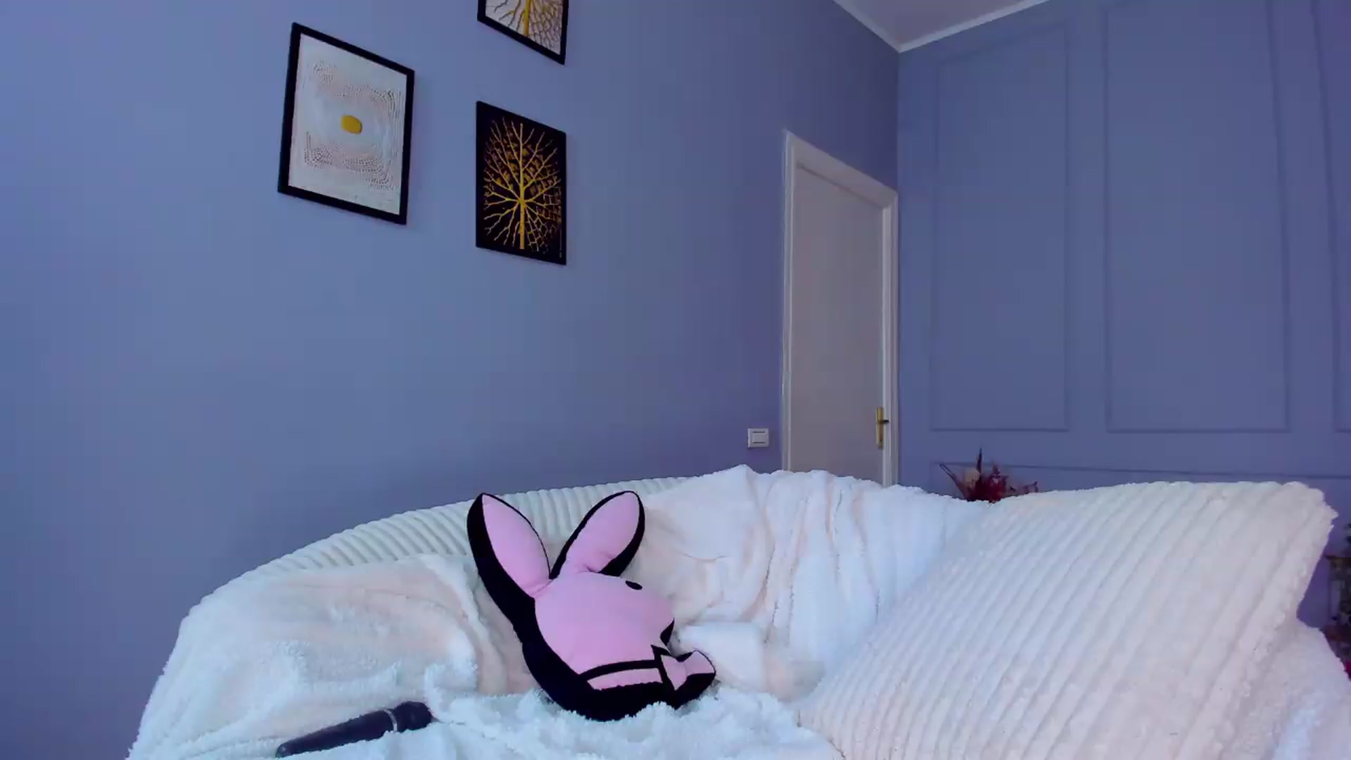 Gallery image thumbnail from AwwwElla's myfreecams stream on, 05/20/2026, 09:28 image 13 of 20