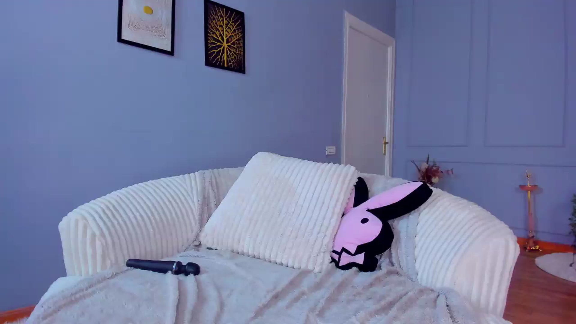 Gallery image thumbnail from AwwwElla's myfreecams stream on, 05/24/2026, 10:22 image 3 of 20