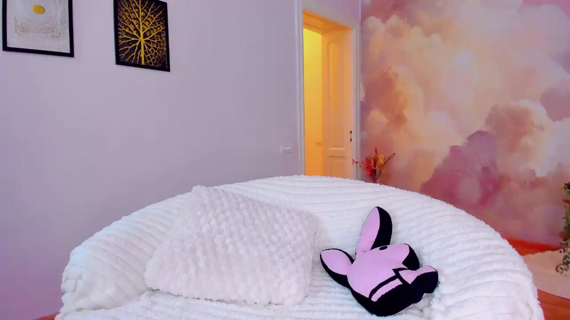 Gallery image thumbnail from AwwwElla's myfreecams stream on, 06/11/2026, 07:26 image 5 of 20