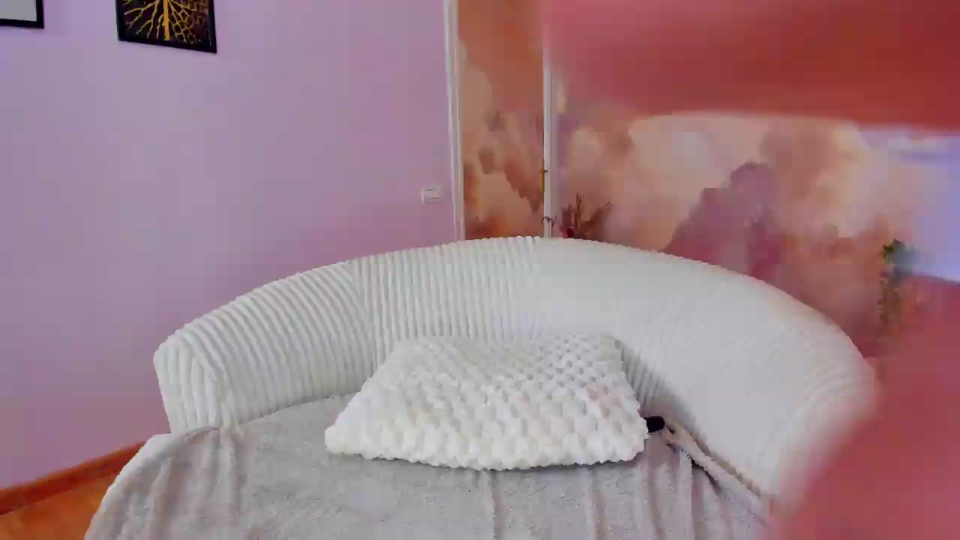 Gallery image thumbnail from AwwwElla's myfreecams stream on, 06/14/2026, 09:59 image 4 of 20