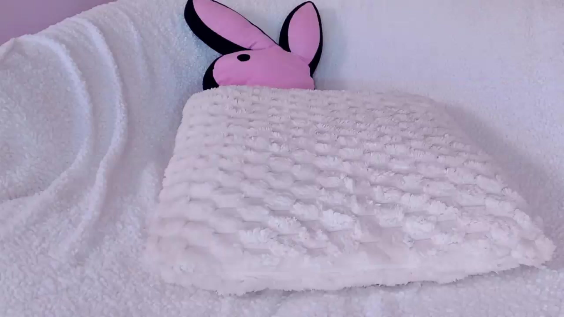 Gallery image thumbnail from AwwwElla's myfreecams stream on, 06/20/2026, 07:13 image 7 of 20