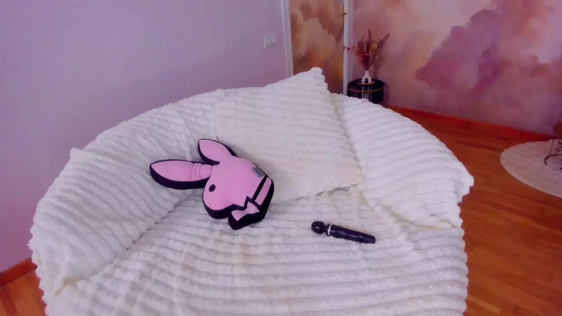 Gallery image thumbnail from AwwwElla's myfreecams stream on, 06/28/2026, 06:11 image 19 of 20