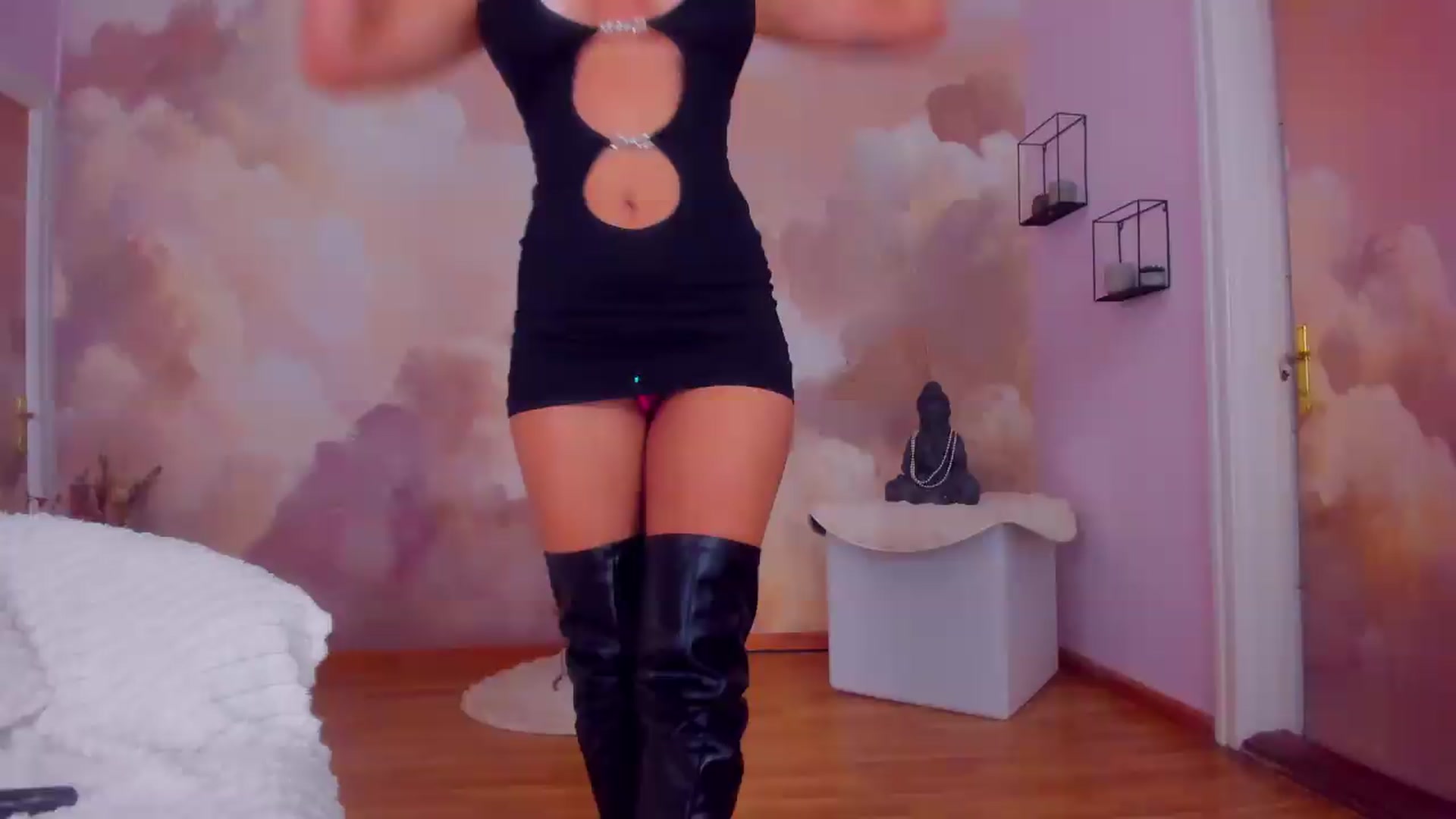 Gallery image thumbnail from AwwwElla's myfreecams stream on, 06/28/2026, 06:11 image 20 of 20