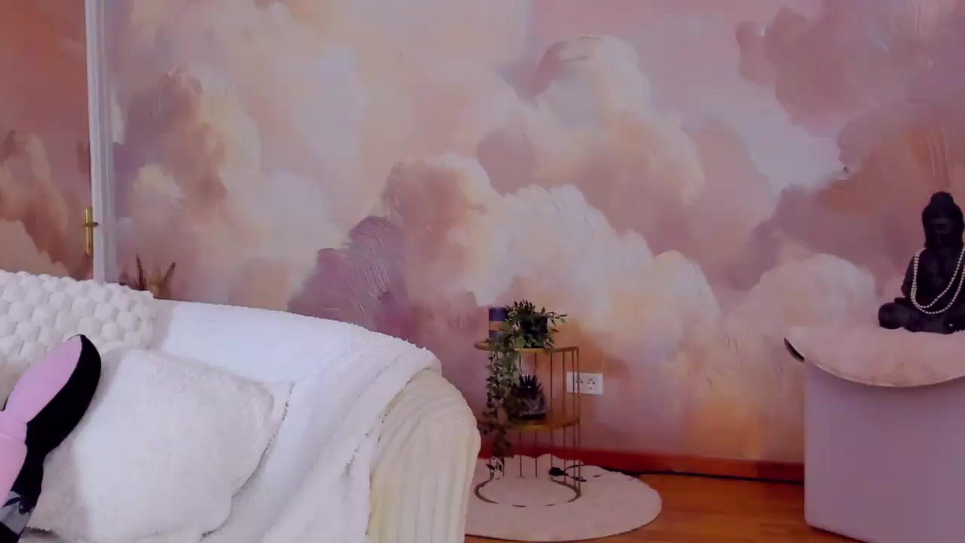 Gallery image thumbnail from AwwwElla's myfreecams stream on, 07/19/2026, 06:22 image 20 of 20