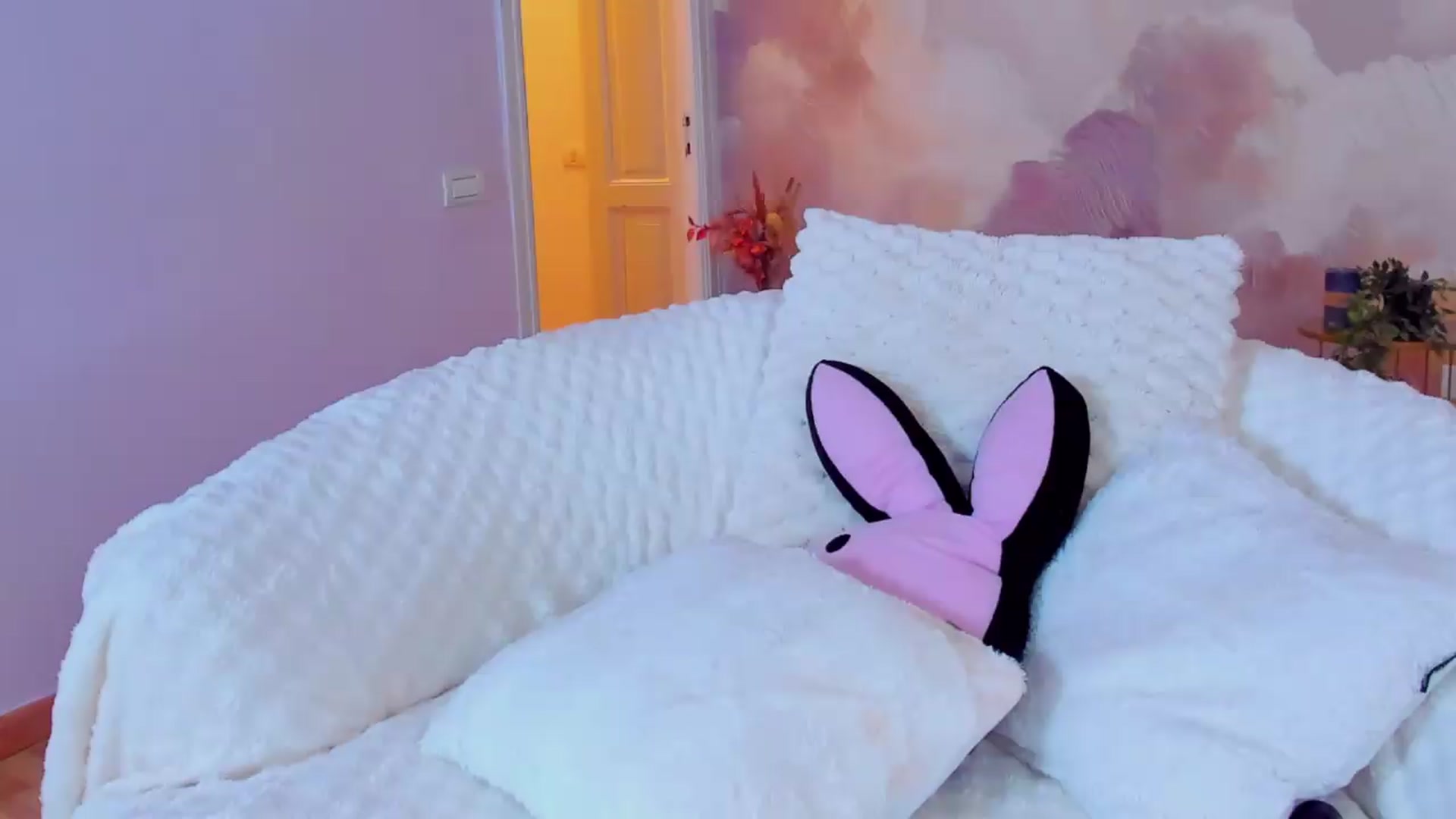 Gallery image thumbnail from AwwwElla's myfreecams stream on, 07/23/2026, 09:31 image 4 of 20
