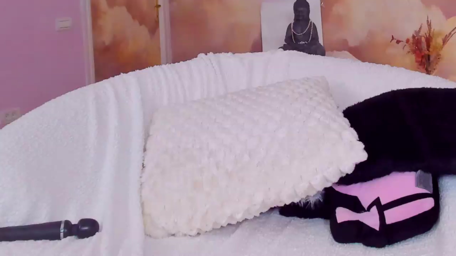 Gallery image thumbnail from AwwwElla's myfreecams stream on, 08/08/2026, 10:39 image 6 of 20