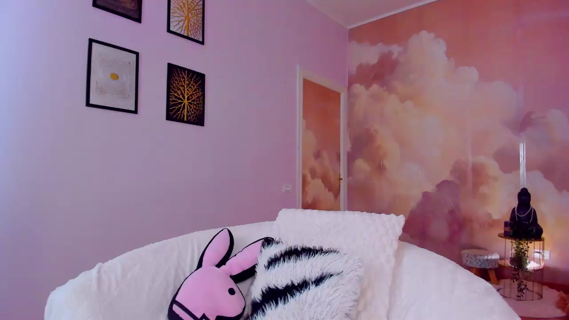 Gallery image thumbnail from AwwwElla's myfreecams stream on, 08/09/2026, 05:09 image 8 of 20