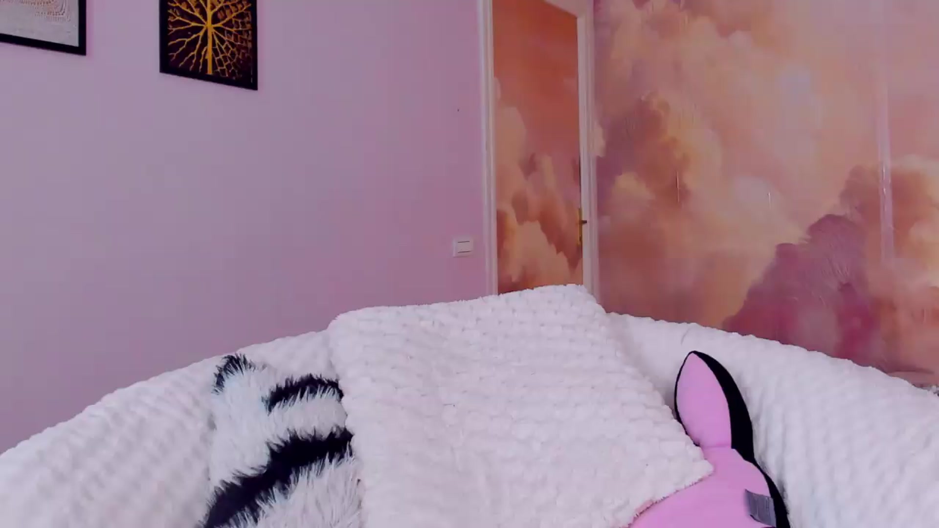 Gallery image thumbnail from AwwwElla's myfreecams stream on, 08/09/2026, 10:14 image 1 of 20