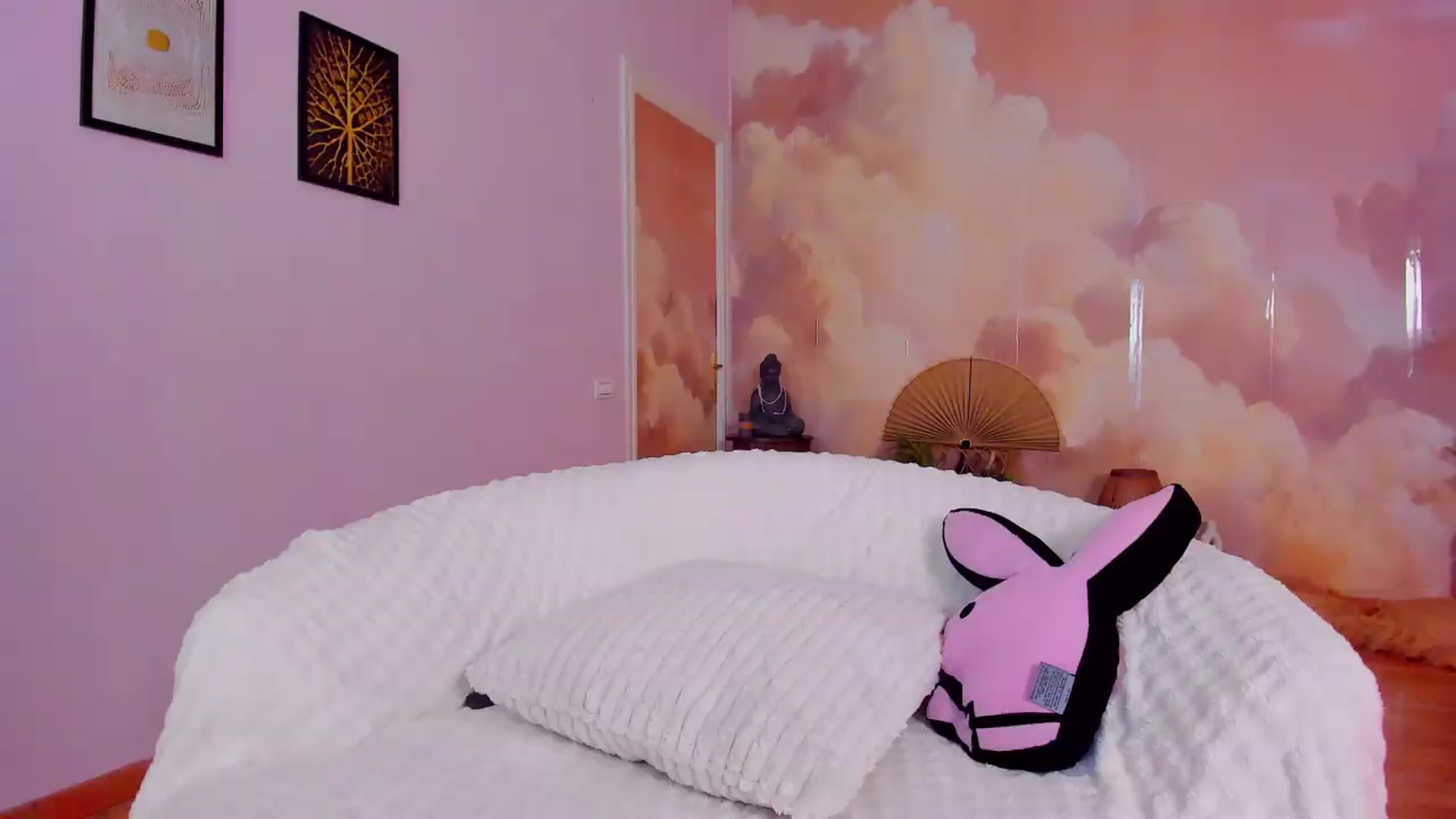Gallery image thumbnail from AwwwElla's myfreecams stream on, 08/26/2026, 08:23 image 3 of 20