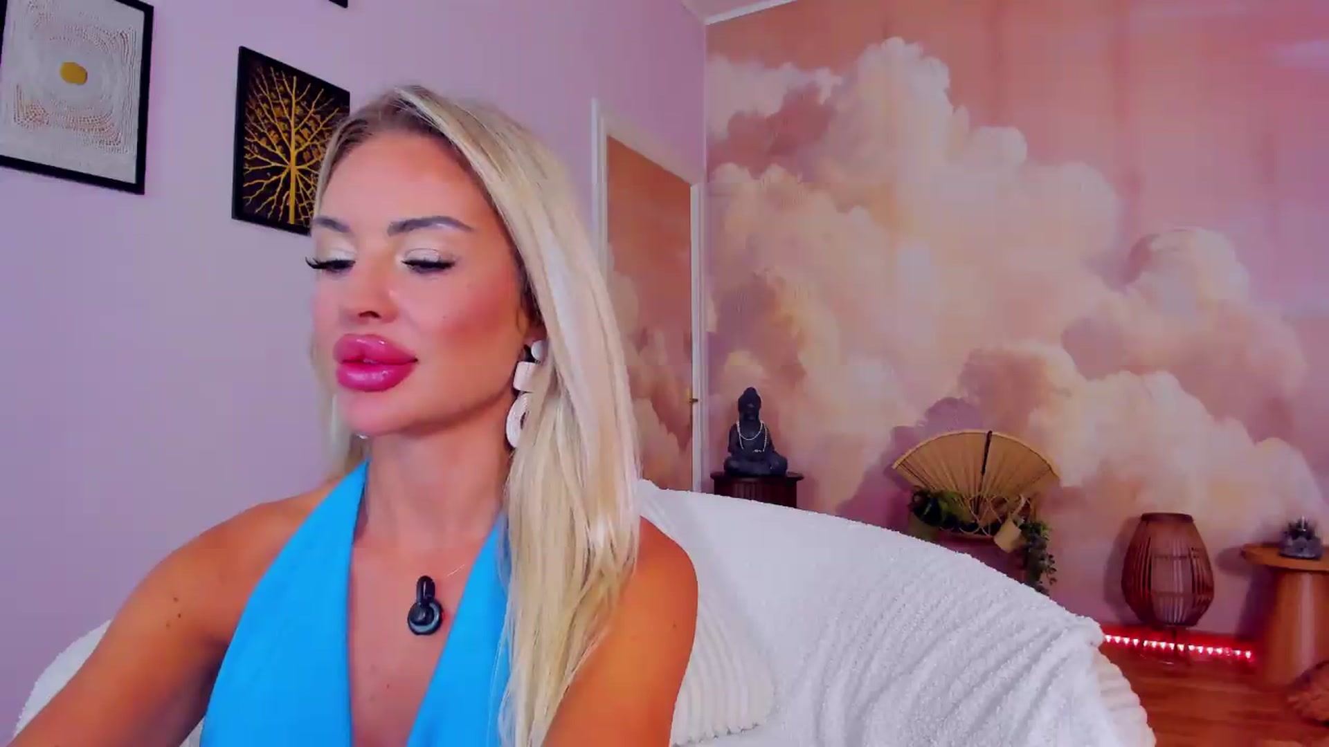 Gallery image thumbnail from AwwwElla's myfreecams stream on, 09/11/2026, 10:59 image 2 of 20