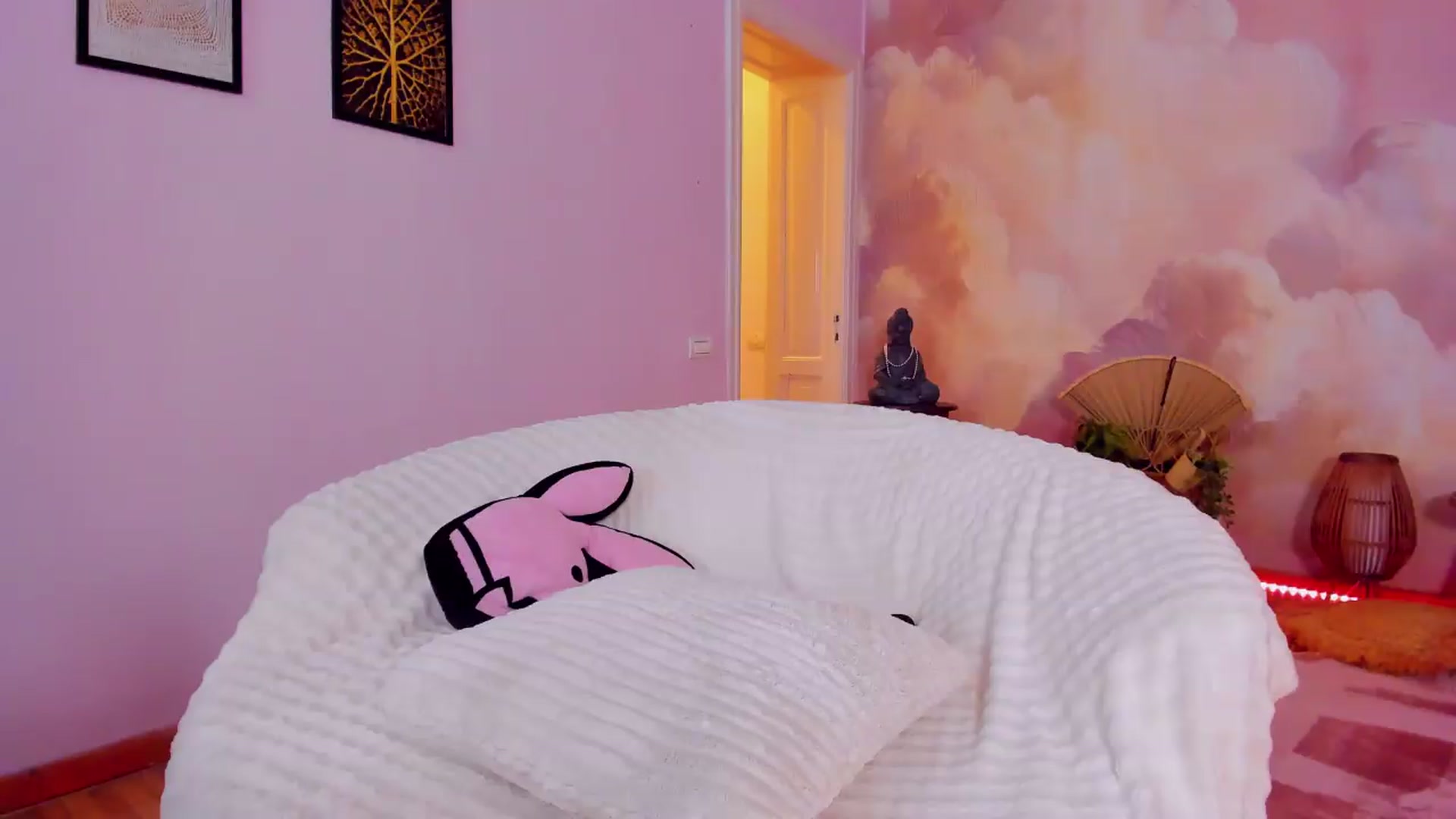 Gallery image thumbnail from AwwwElla's myfreecams stream on, 09/14/2026, 09:58 image 15 of 20