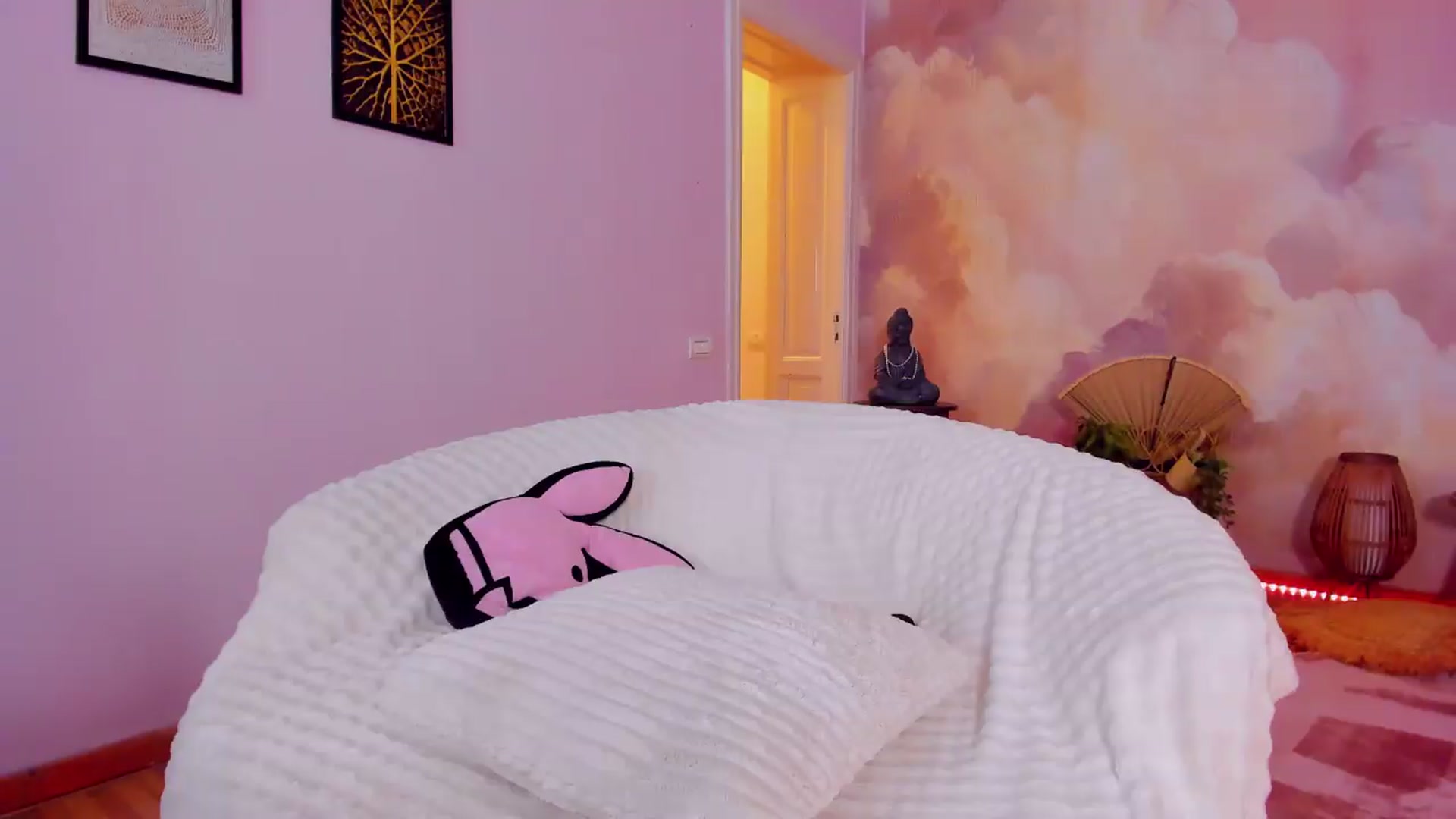 Gallery image thumbnail from AwwwElla's myfreecams stream on, 09/14/2026, 09:58 image 16 of 20