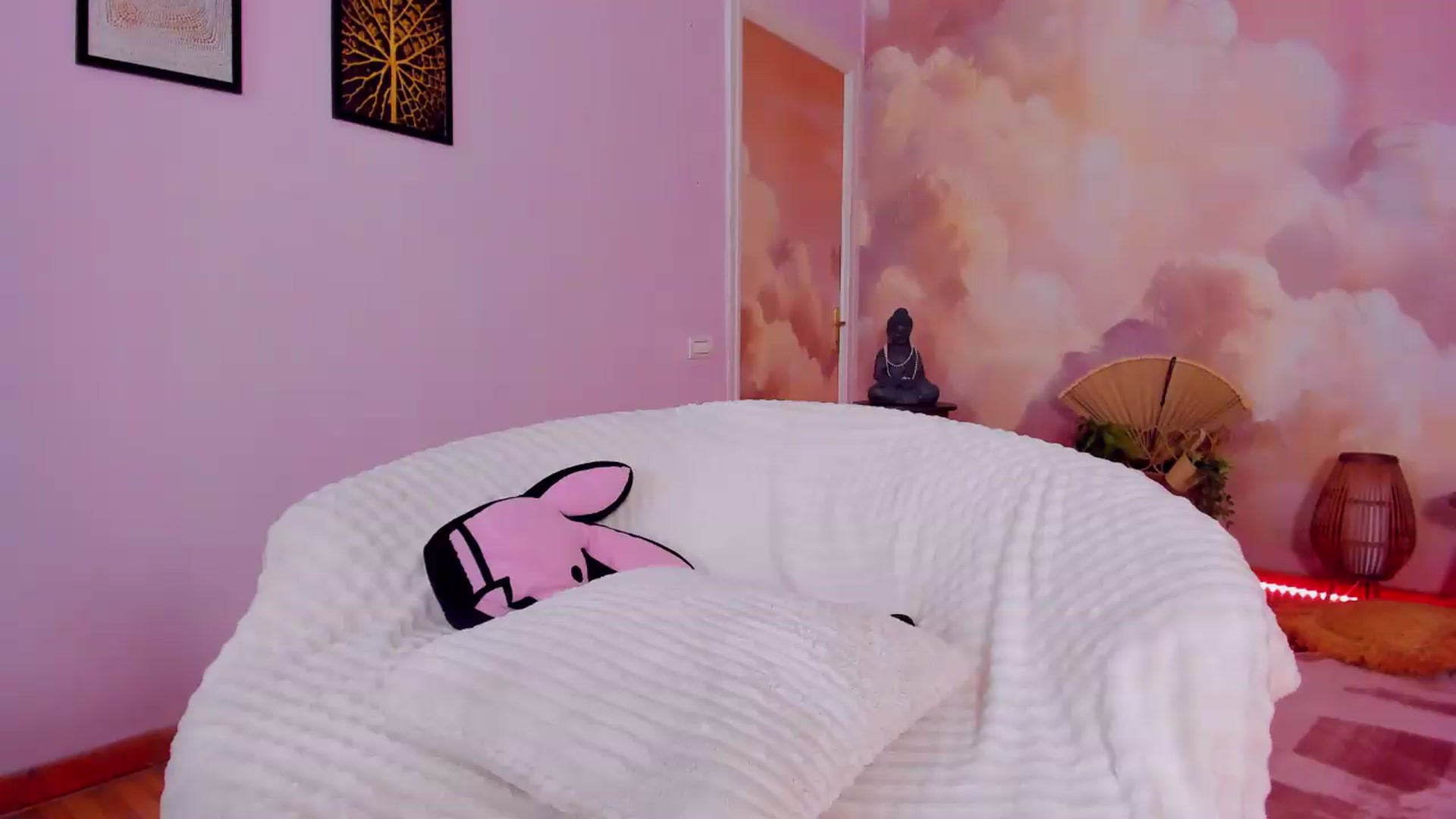 Gallery image thumbnail from AwwwElla's myfreecams stream on, 09/14/2026, 09:58 image 14 of 20