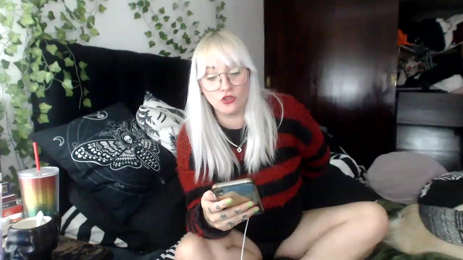 Gallery image thumbnail from AxeHallow's myfreecams stream on, 12/03/2022, 02:36 image 17 of 20
