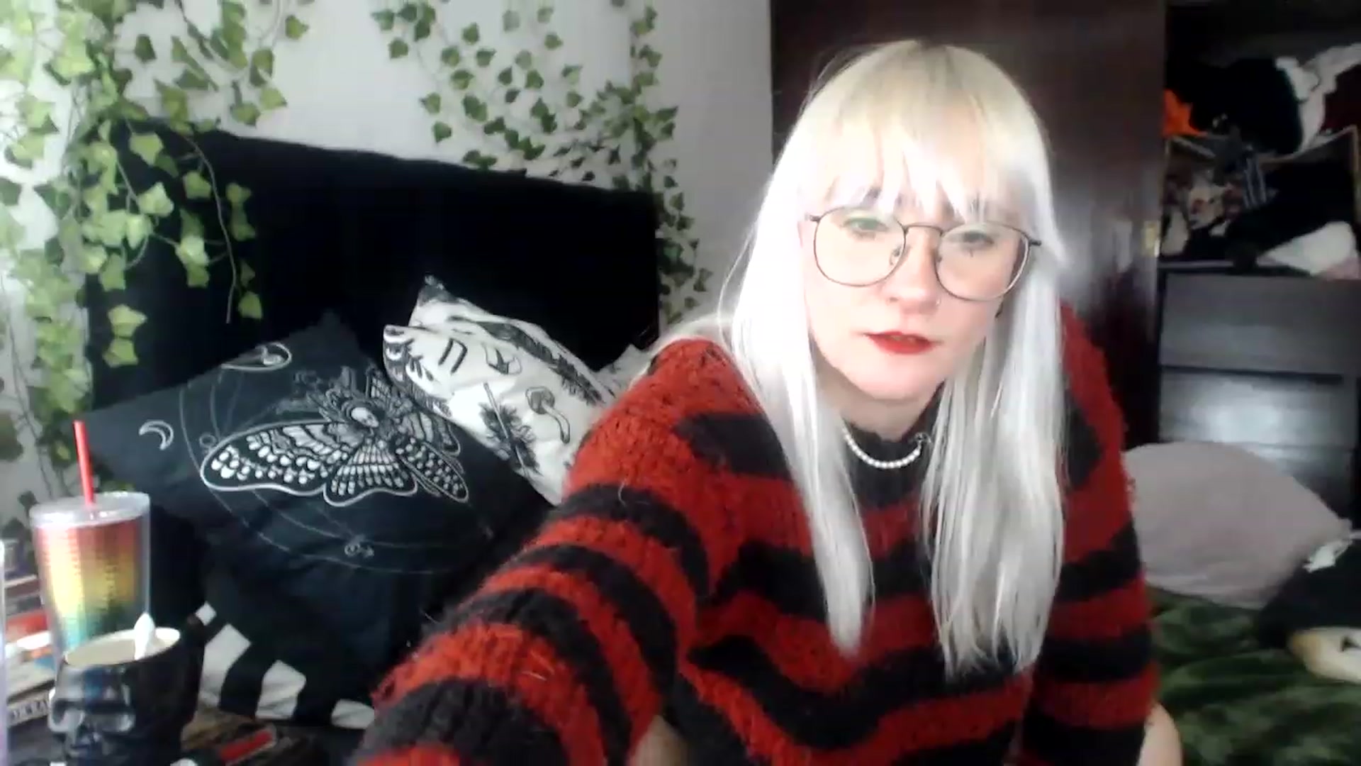 Gallery image thumbnail from AxeHallow's myfreecams stream on, 12/03/2022, 02:53 image 4 of 20