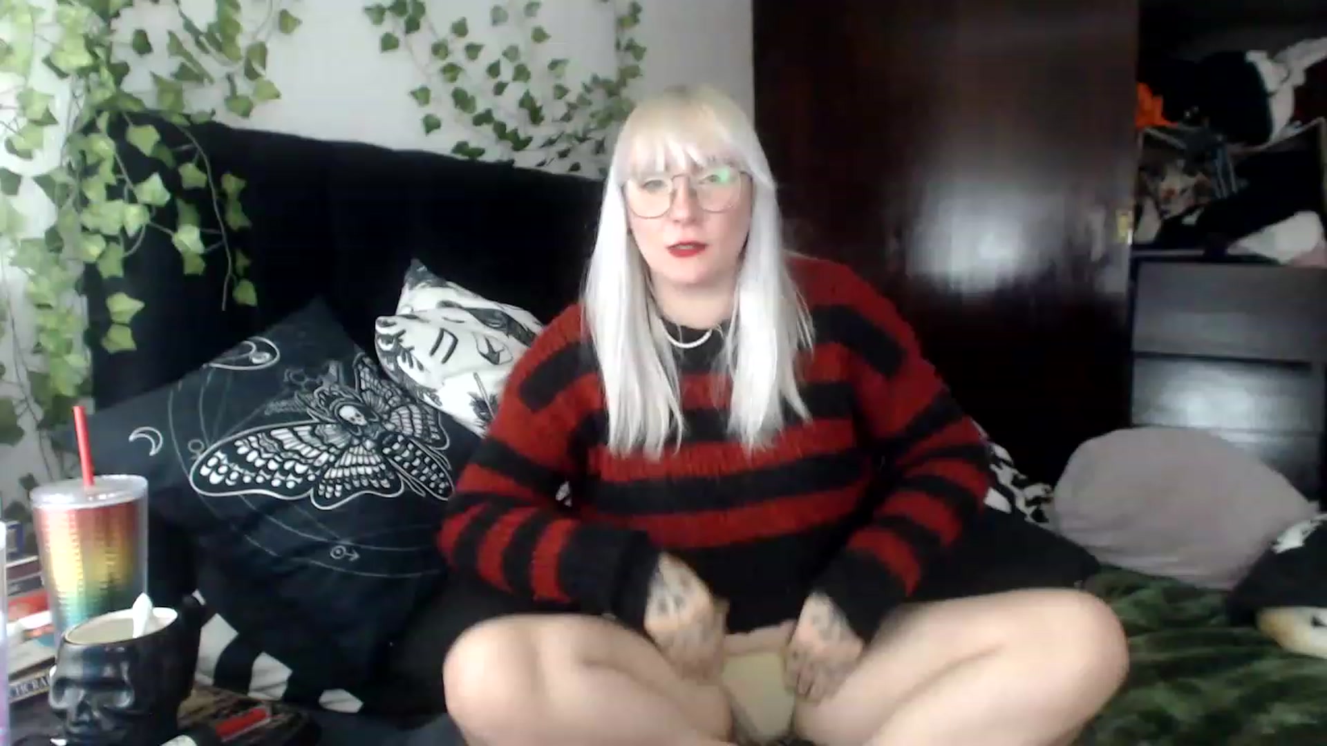 Gallery image thumbnail from AxeHallow's myfreecams stream on, 12/03/2022, 02:53 image 1 of 20
