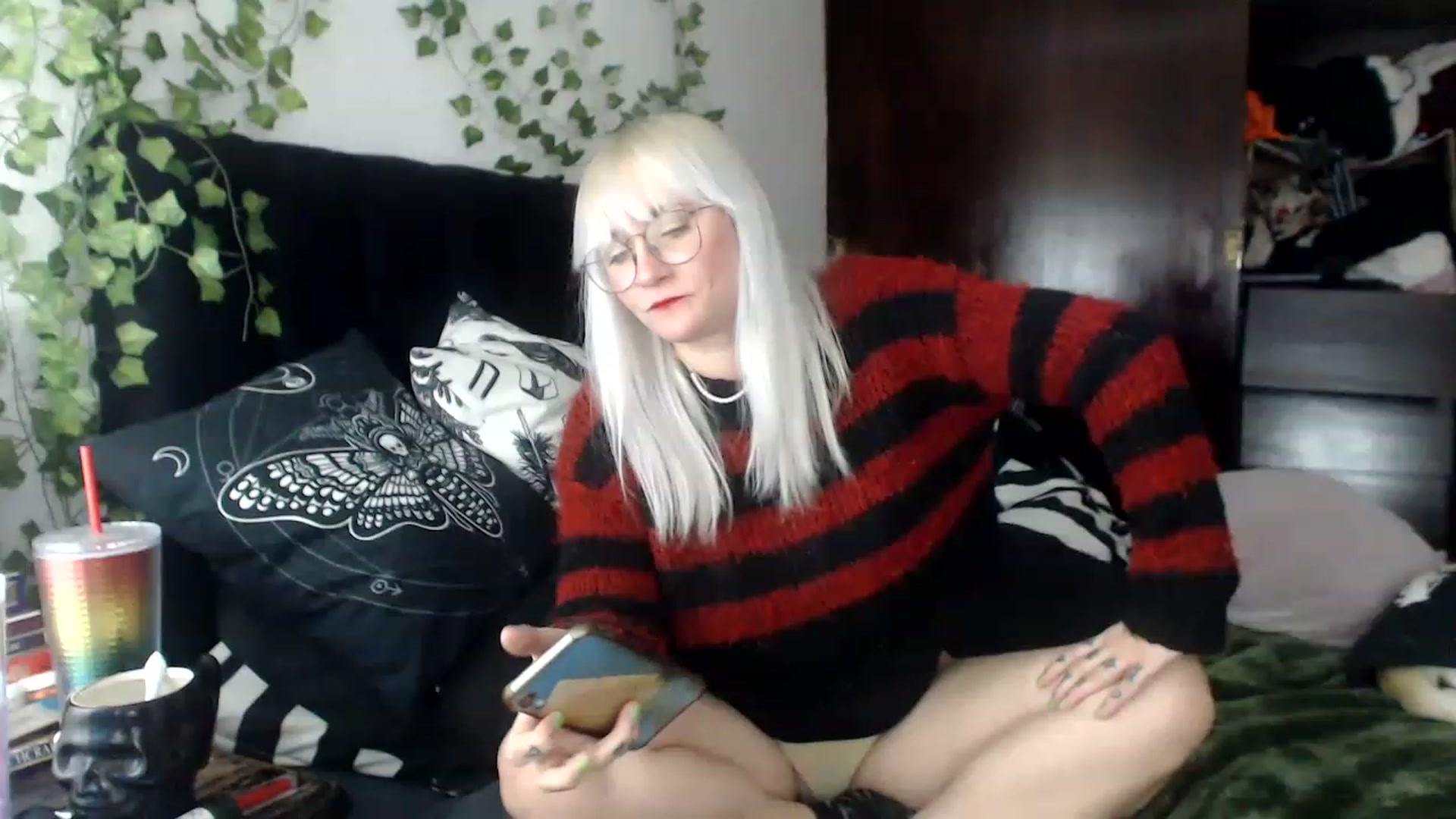 Gallery image thumbnail from AxeHallow's myfreecams stream on, 12/03/2022, 02:53 image 2 of 20