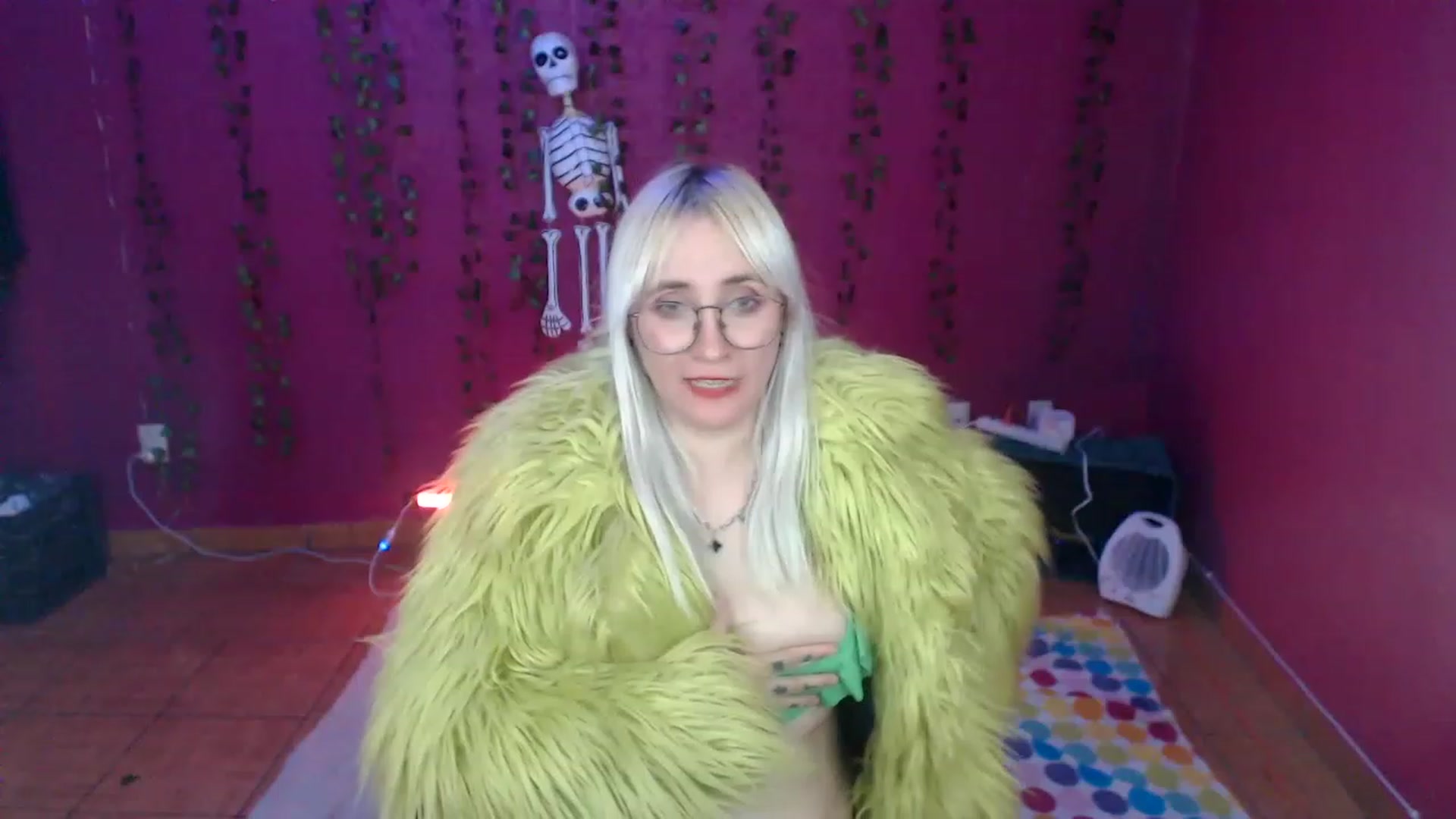 Gallery image thumbnail from AxeHallow's myfreecams stream on, 12/15/2022, 04:40 image 14 of 20