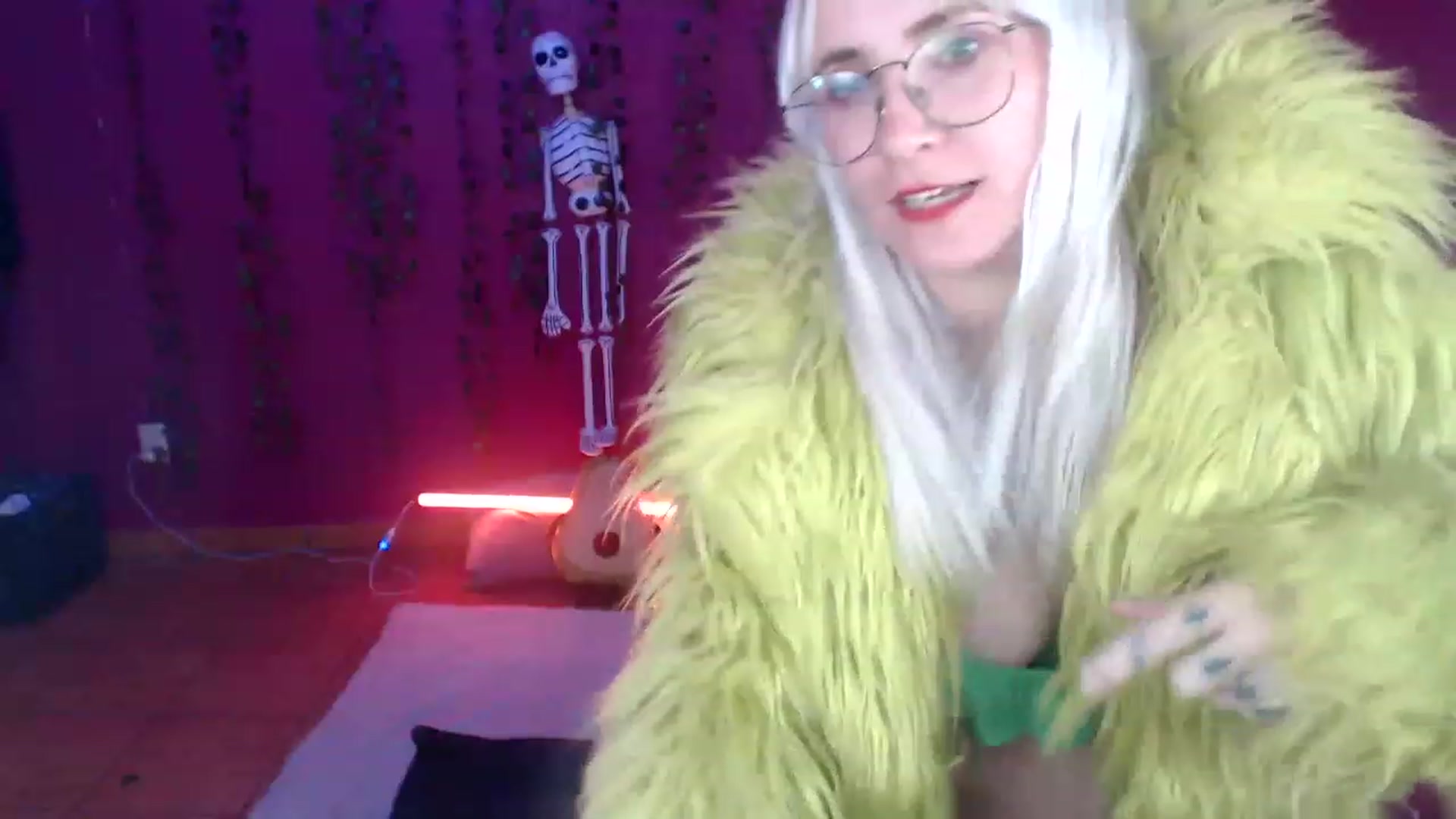Gallery image thumbnail from AxeHallow's myfreecams stream on, 12/15/2022, 04:40 image 10 of 20
