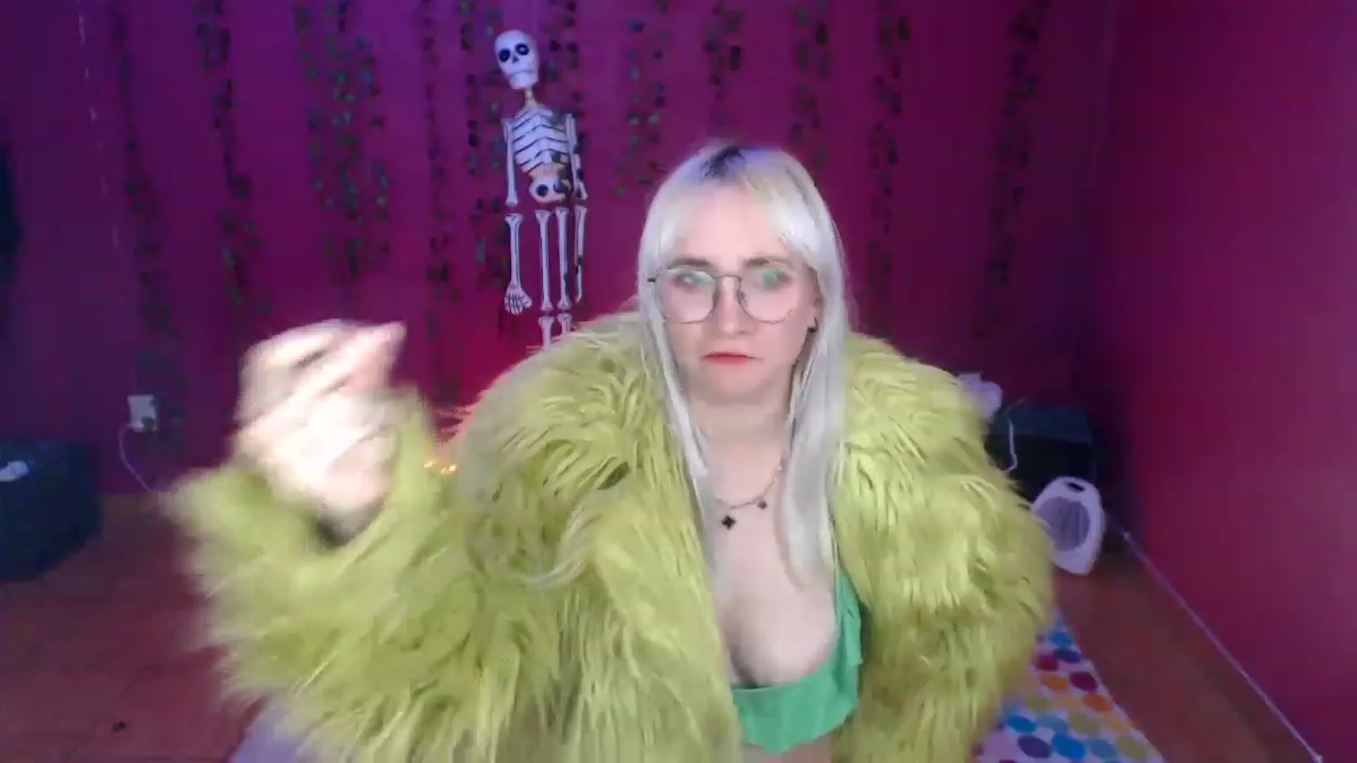 Gallery image thumbnail from AxeHallow's myfreecams stream on, 12/15/2022, 04:40 image 13 of 20