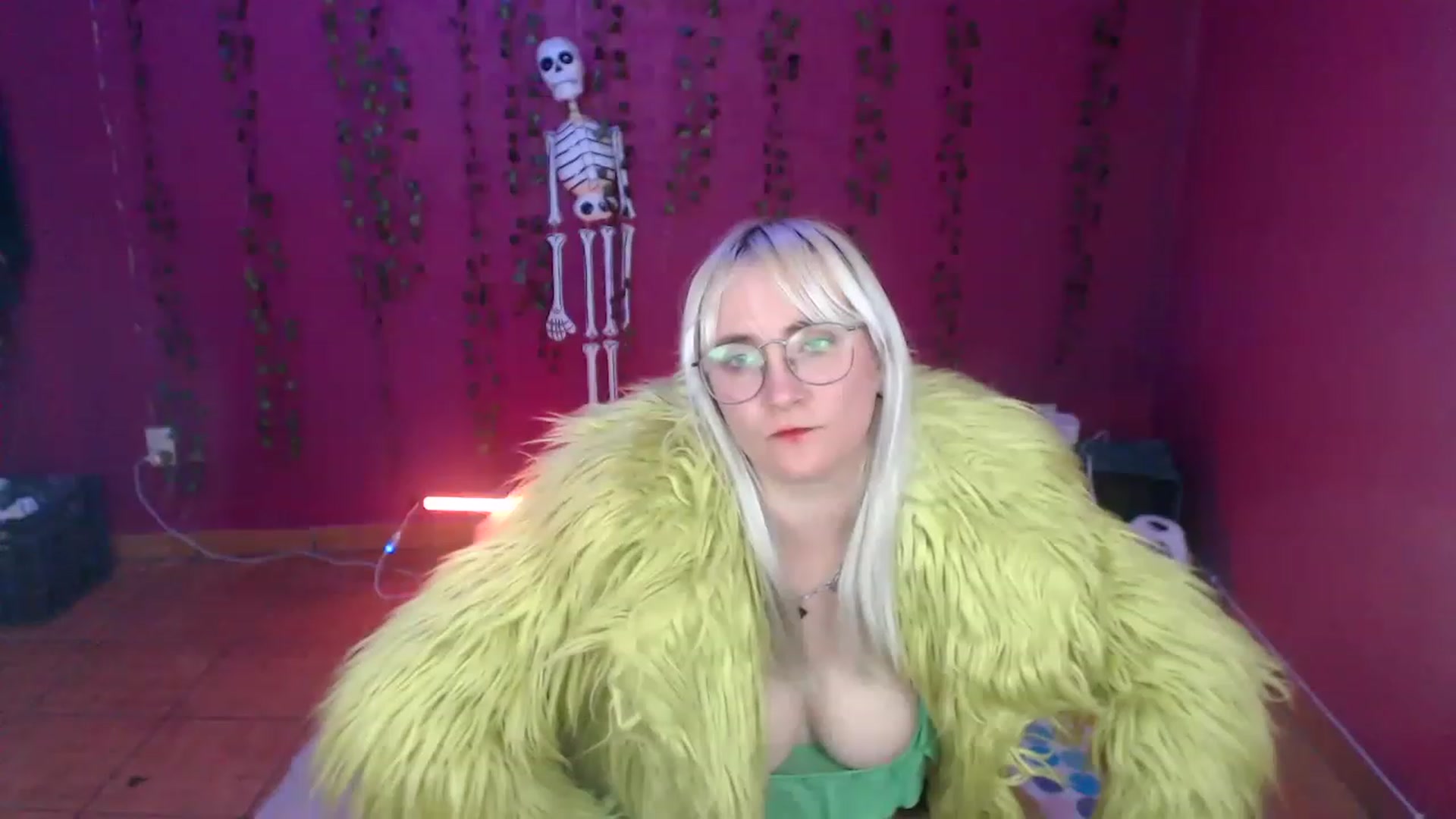Gallery image thumbnail from AxeHallow's myfreecams stream on, 12/15/2022, 04:40 image 17 of 20