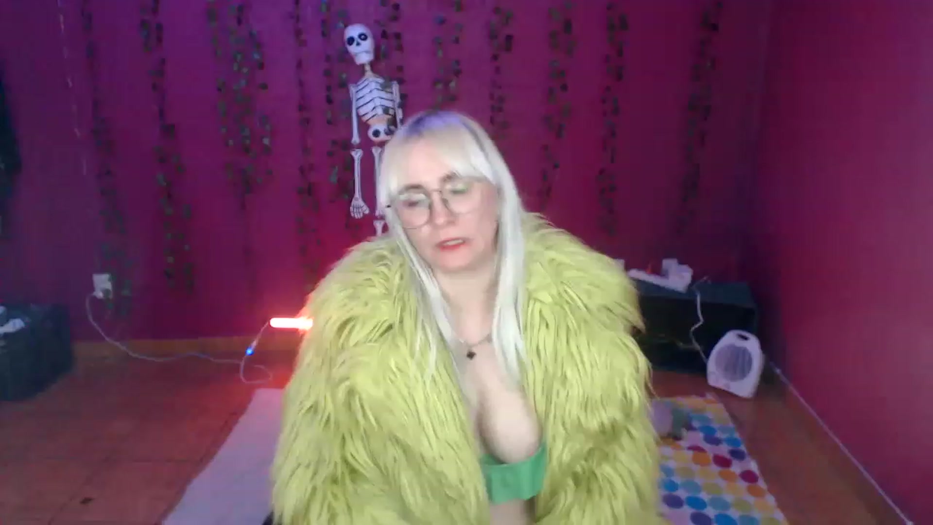 Gallery image thumbnail from AxeHallow's myfreecams stream on, 12/15/2022, 04:40 image 16 of 20