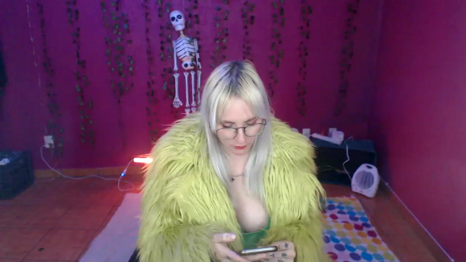 Gallery image thumbnail from AxeHallow's myfreecams stream on, 12/15/2022, 04:40 image 11 of 20