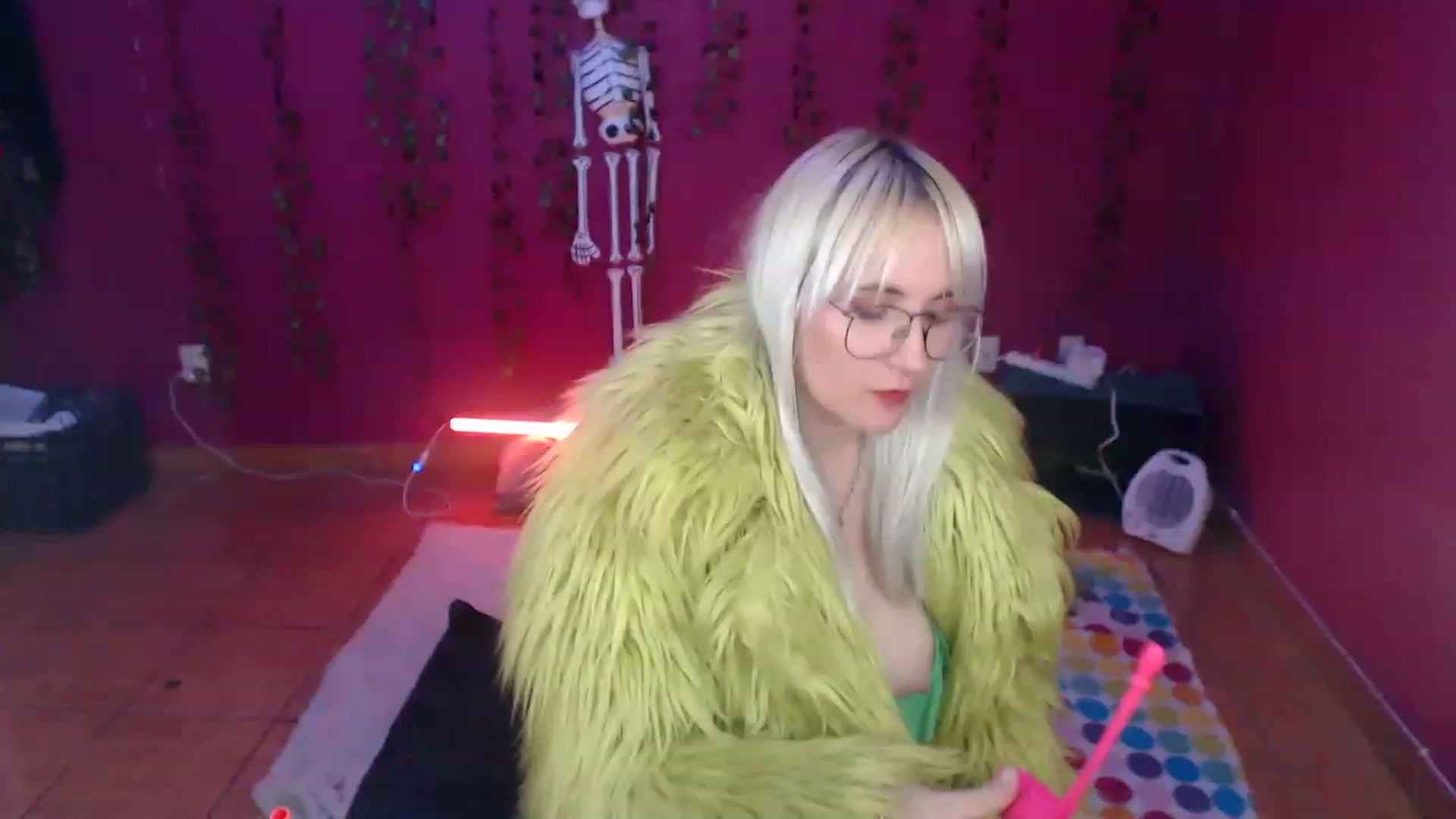 Gallery image thumbnail from AxeHallow's myfreecams stream on, 12/15/2022, 04:57 image 13 of 20