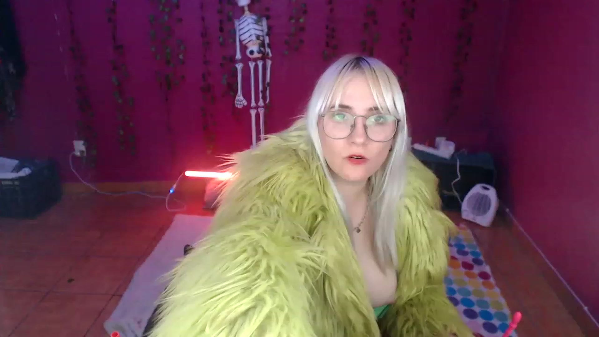 Gallery image thumbnail from AxeHallow's myfreecams stream on, 12/15/2022, 04:57 image 14 of 20