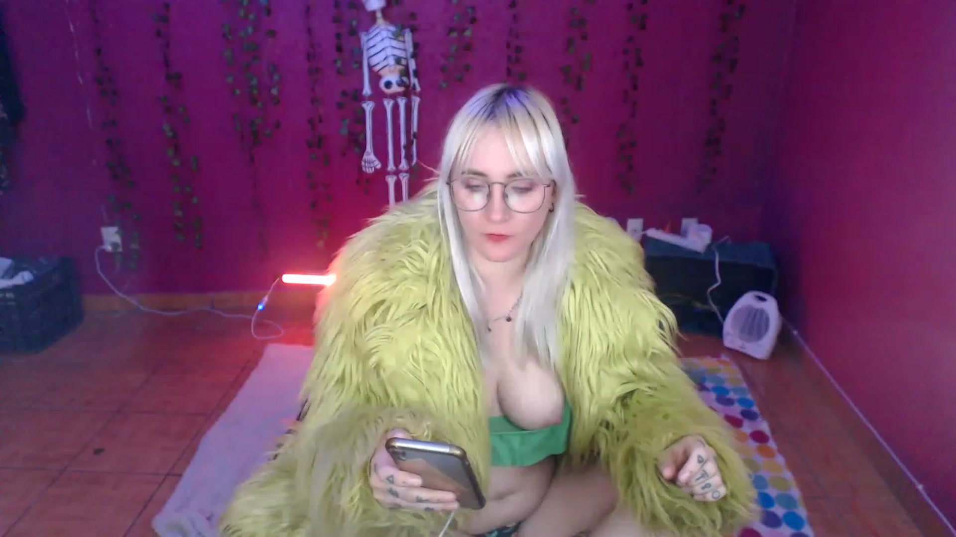 Gallery image thumbnail from AxeHallow's myfreecams stream on, 12/15/2022, 04:57 image 6 of 20