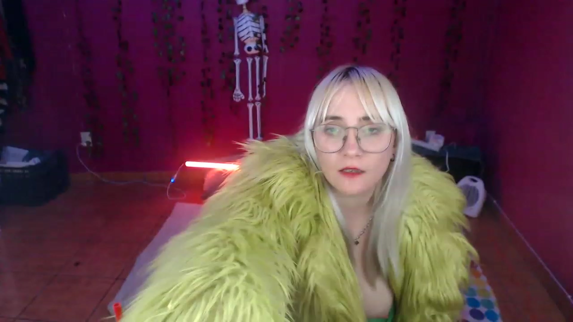 Gallery image thumbnail from AxeHallow's myfreecams stream on, 12/15/2022, 04:57 image 20 of 20