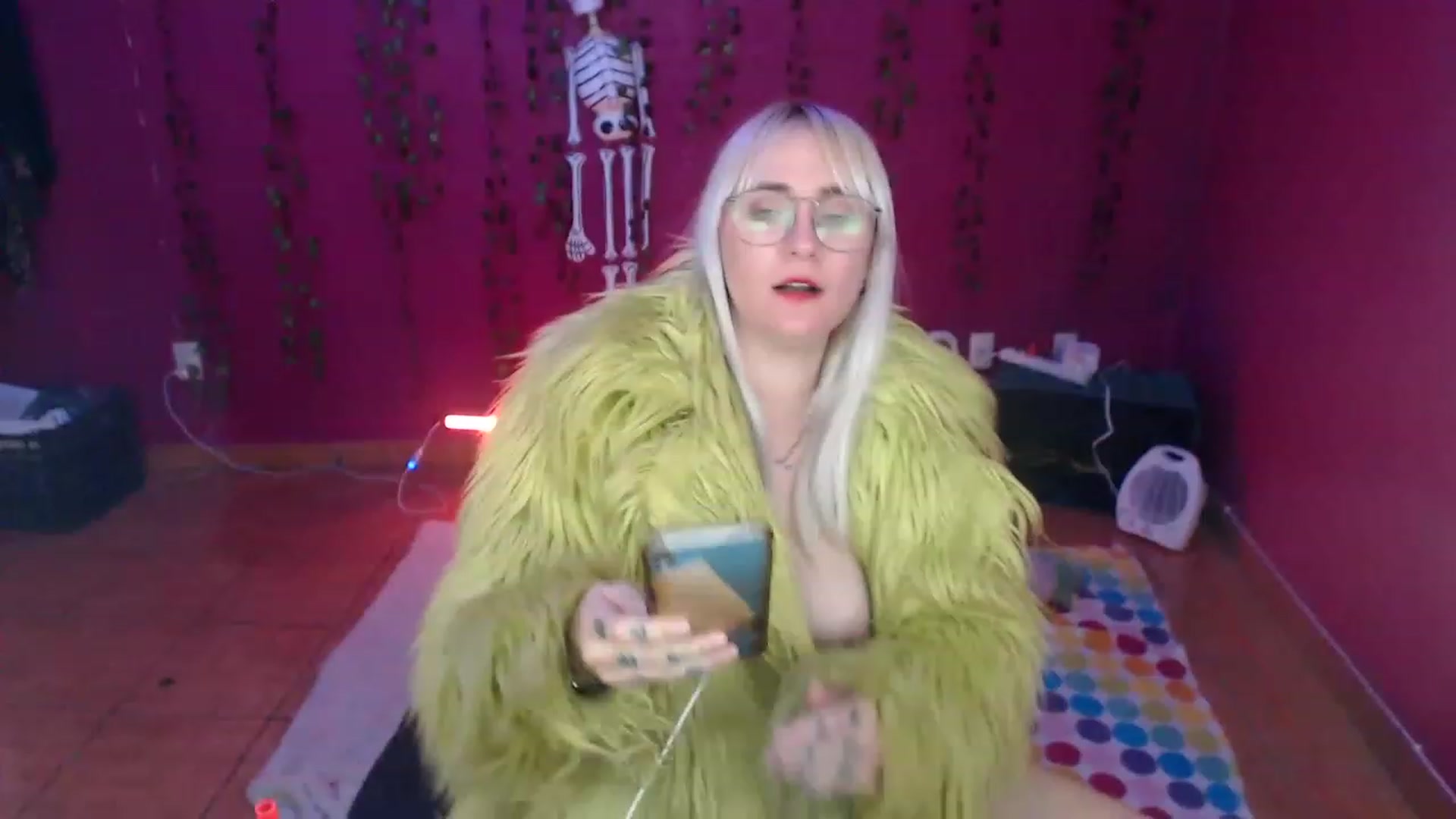 Gallery image thumbnail from AxeHallow's myfreecams stream on, 12/15/2022, 04:57 image 10 of 20