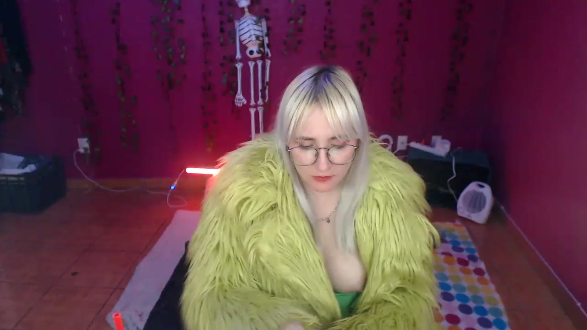 Gallery image thumbnail from AxeHallow's myfreecams stream on, 12/15/2022, 04:57 image 18 of 20