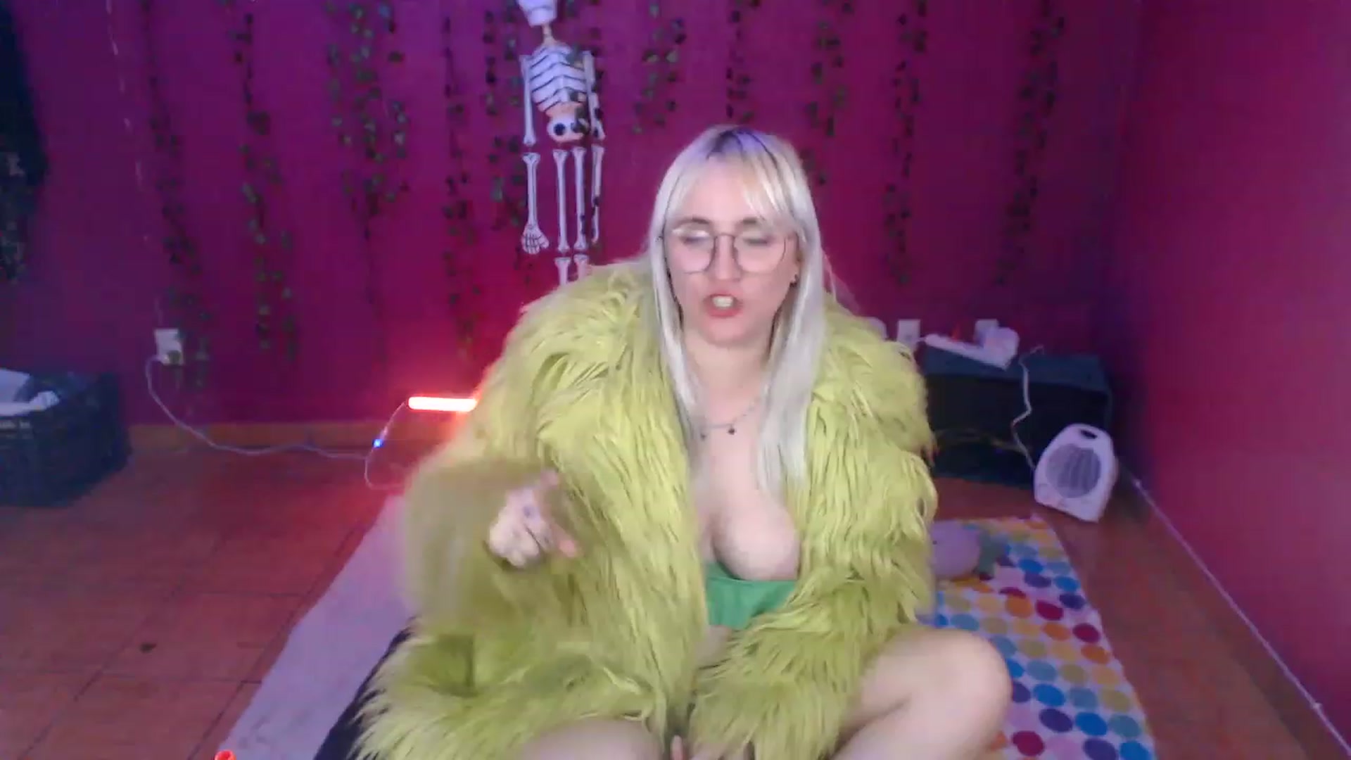 Gallery image thumbnail from AxeHallow's myfreecams stream on, 12/15/2022, 05:49 image 17 of 20