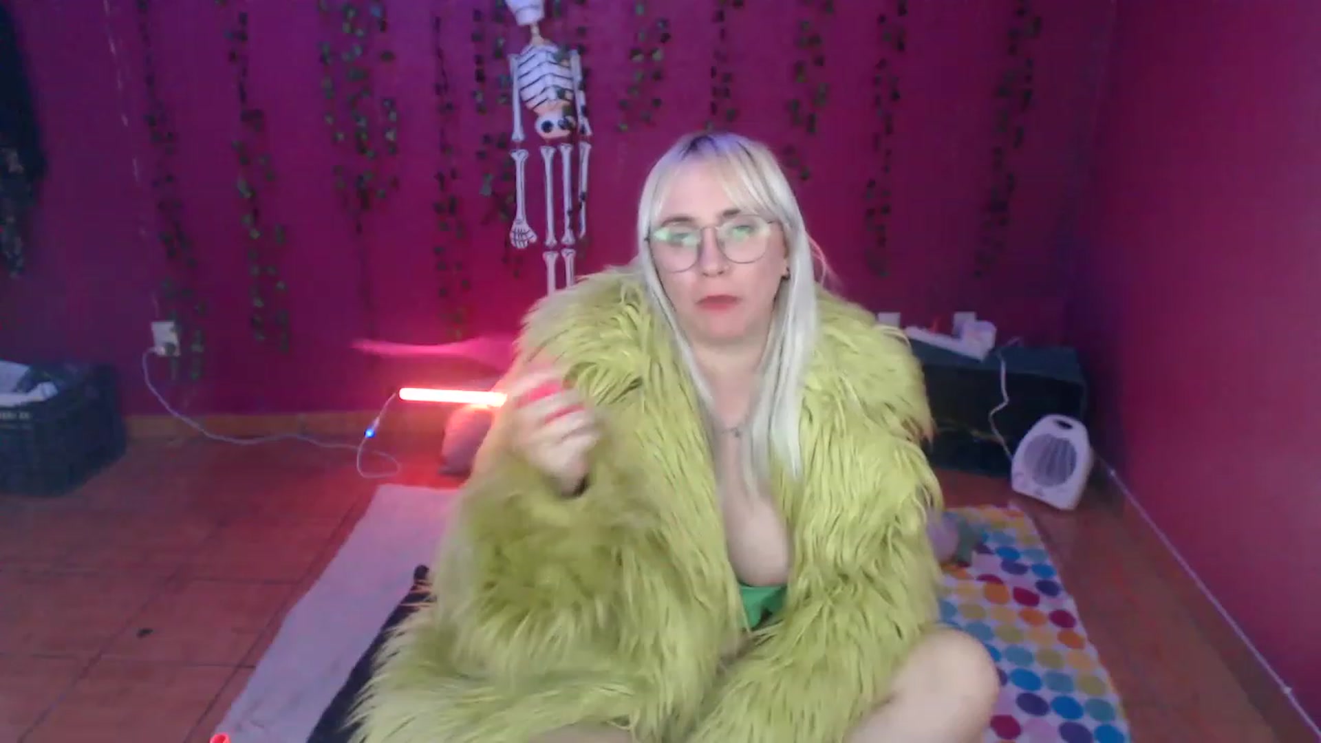 Gallery image thumbnail from AxeHallow's myfreecams stream on, 12/15/2022, 05:49 image 16 of 20