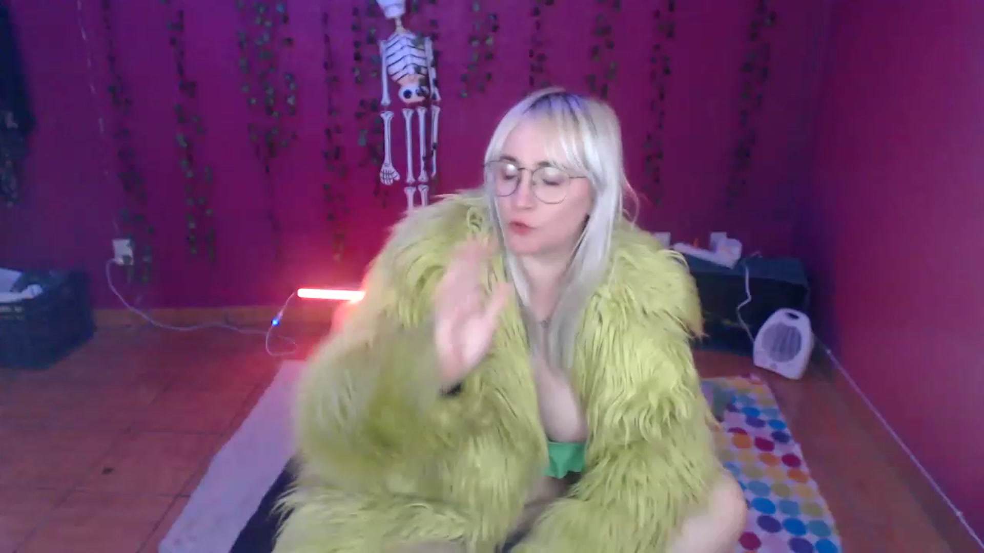 Gallery image thumbnail from AxeHallow's myfreecams stream on, 12/15/2022, 05:49 image 11 of 20