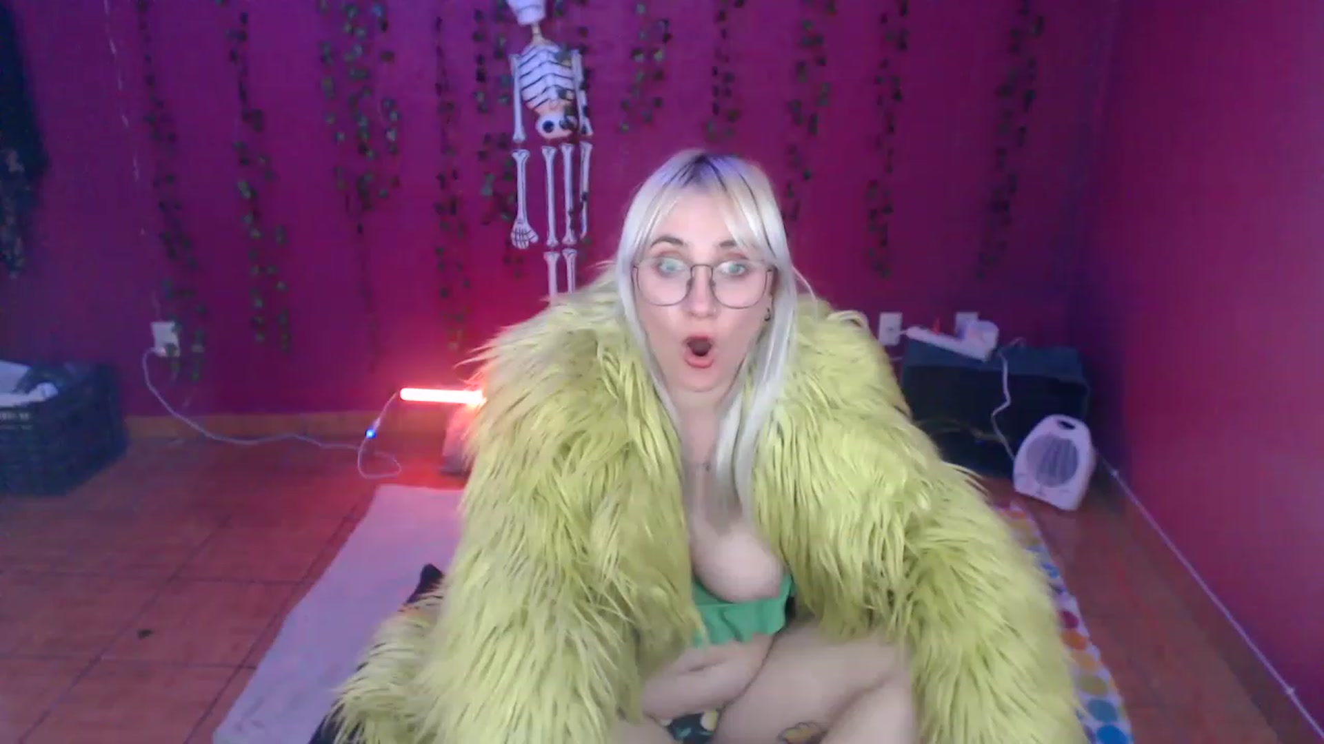 Gallery image thumbnail from AxeHallow's myfreecams stream on, 12/15/2022, 05:49 image 5 of 20