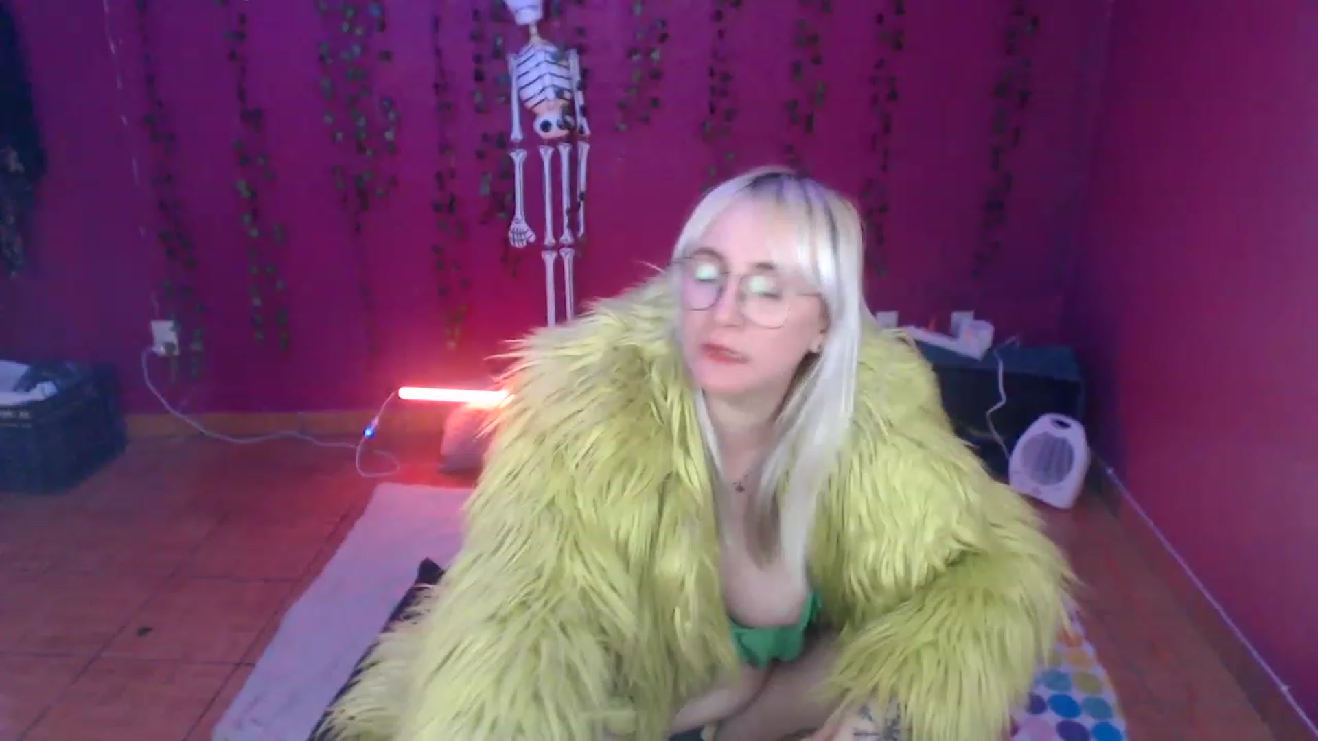 Gallery image thumbnail from AxeHallow's myfreecams stream on, 12/15/2022, 05:49 image 6 of 20